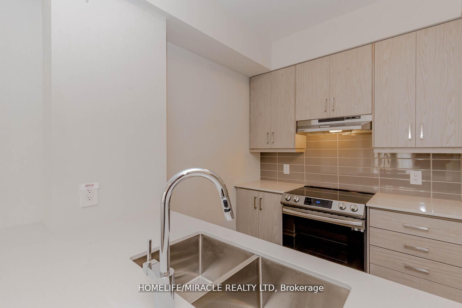 11 Honeycrisp Crescent 5 Property Photo 7