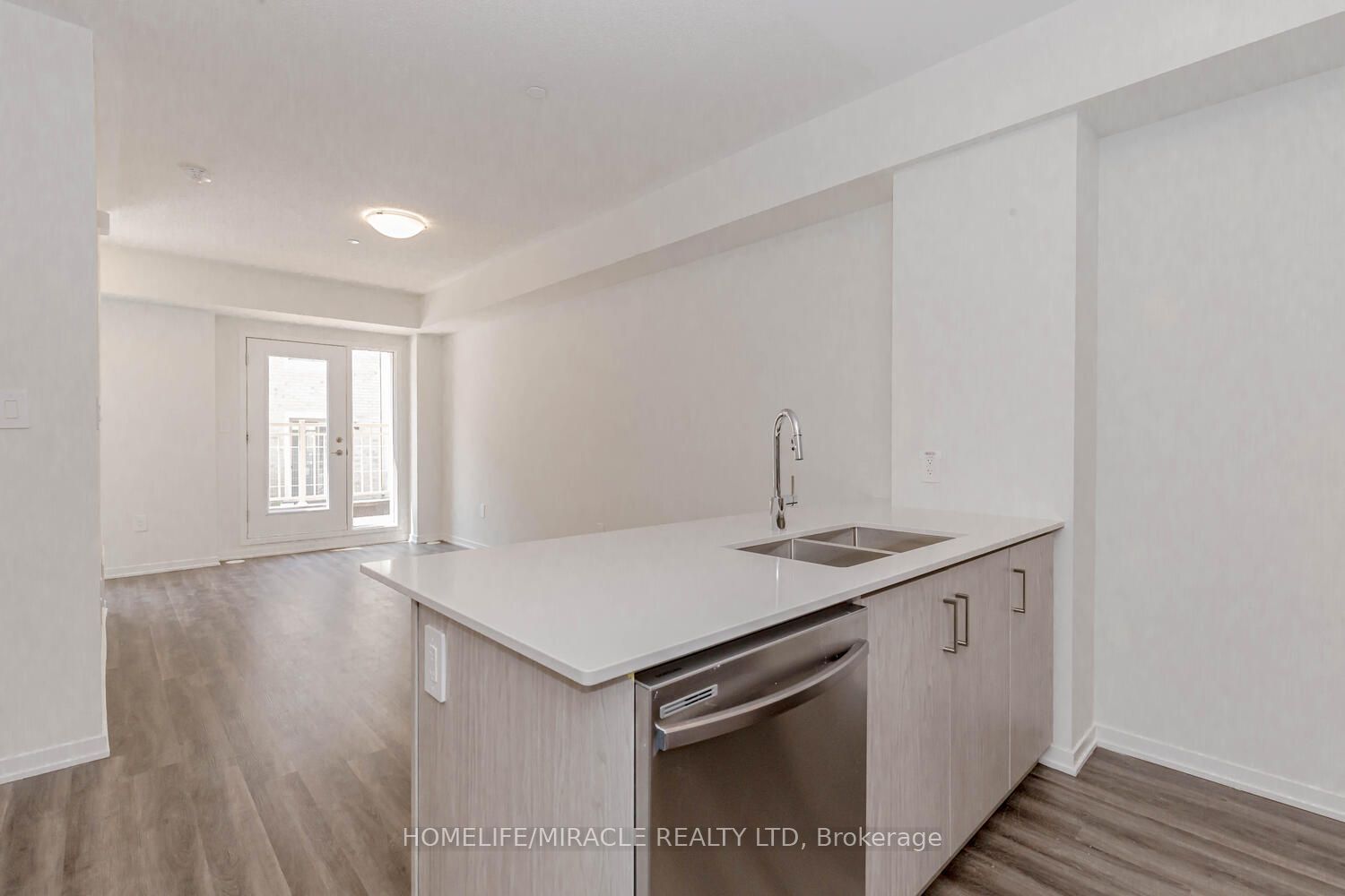 11 Honeycrisp Crescent 5 Property Photo 10