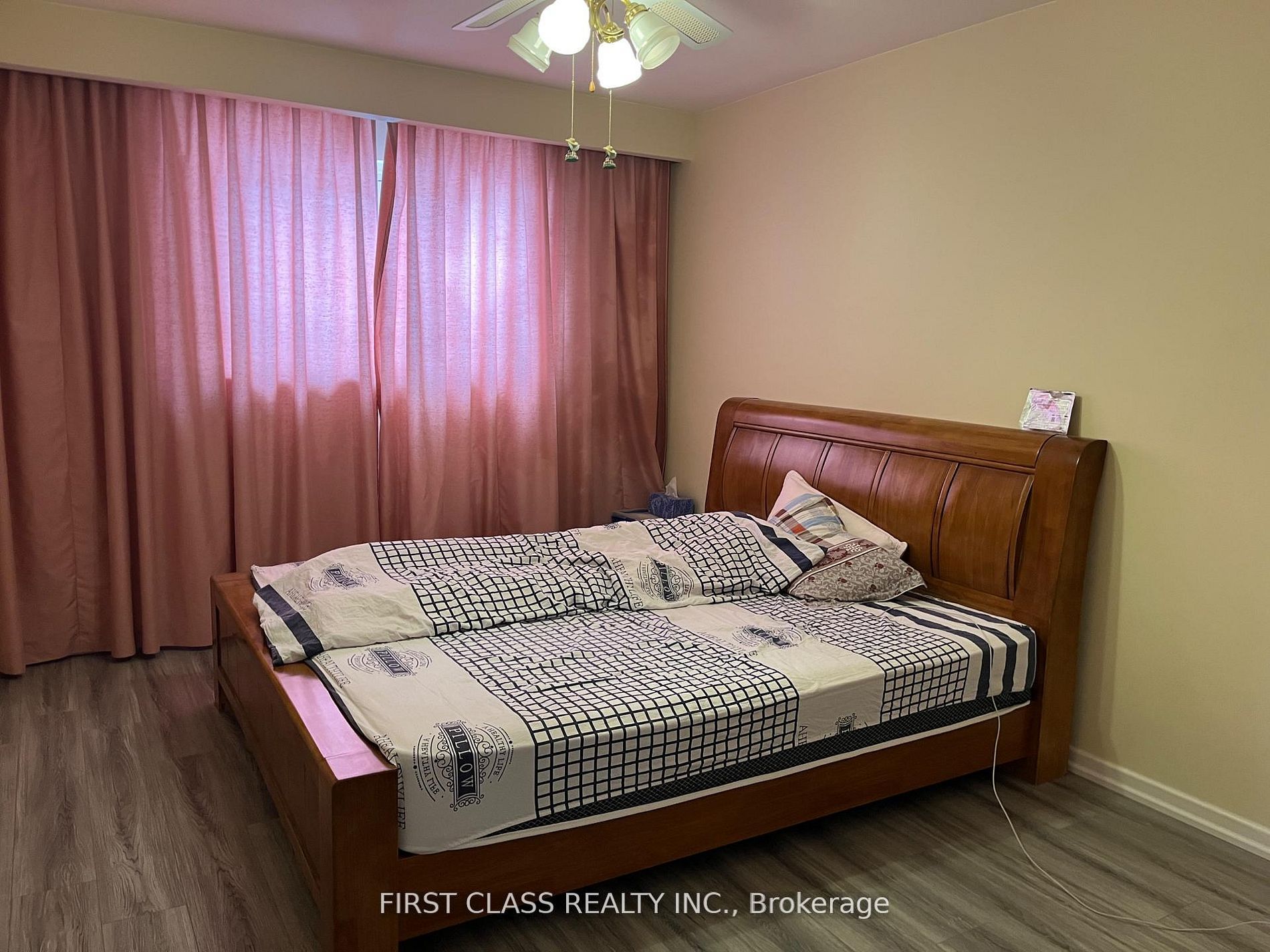 14 Pringle Avenue Property Photo 7