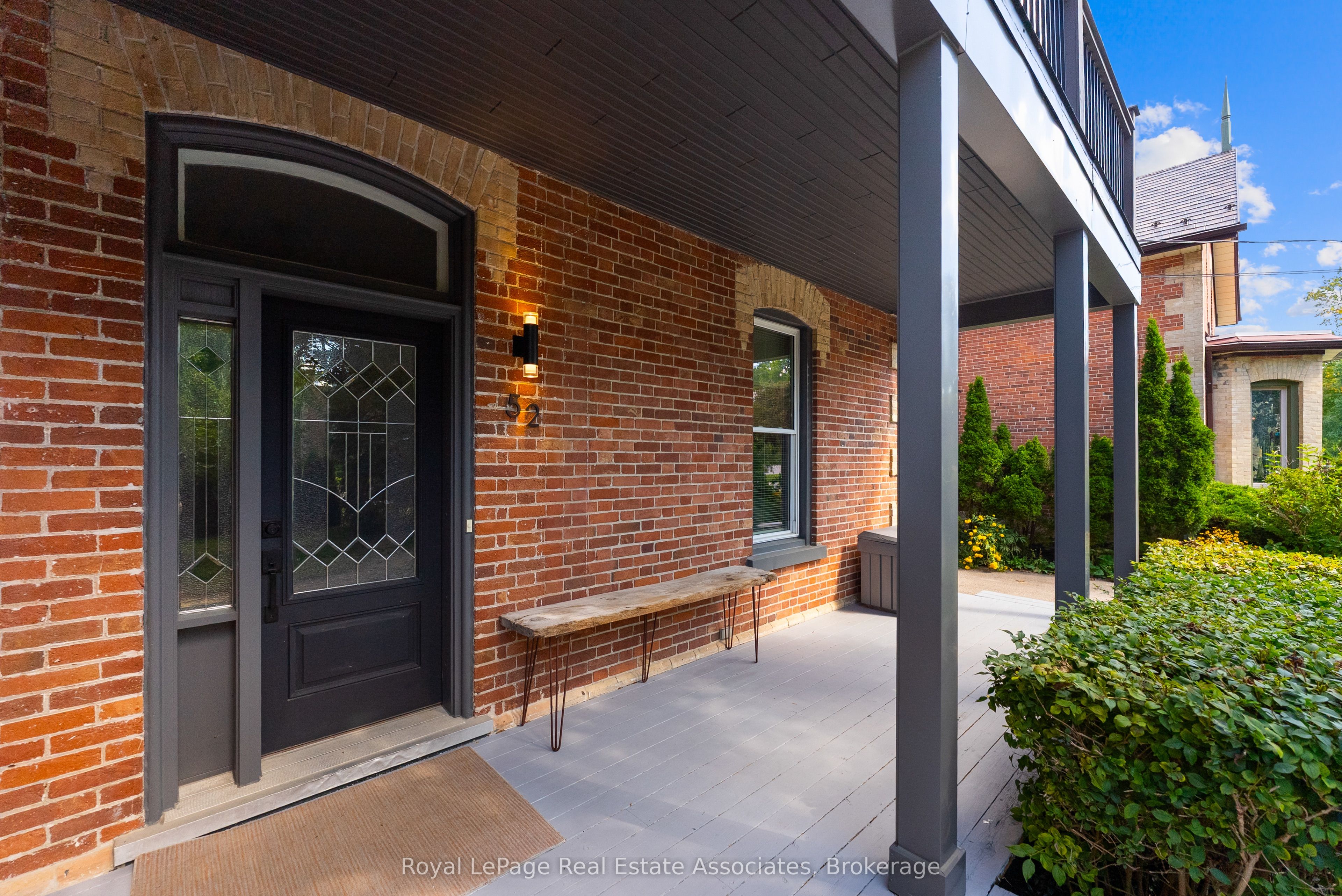 52 Cameron Street E Property Photo 4