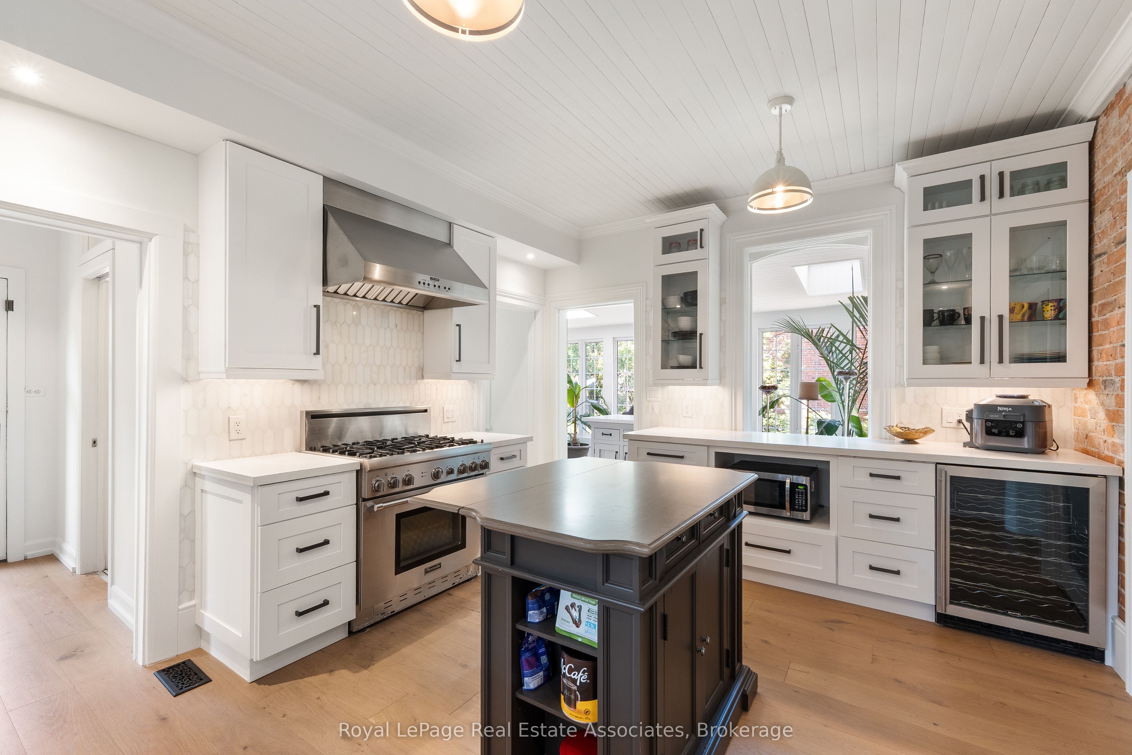52 Cameron Street E Property Photo 16
