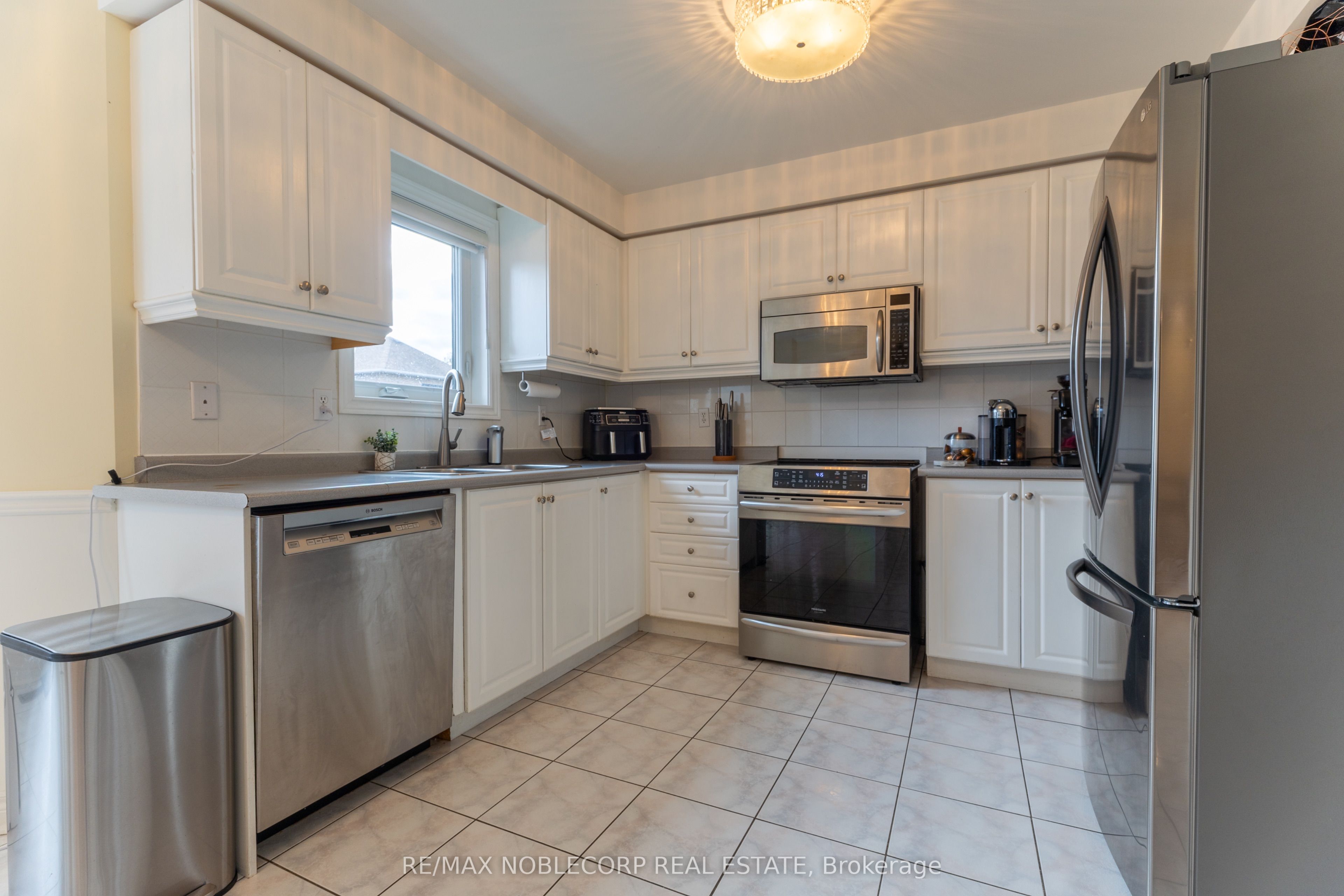 71 Castlepoint Drive Property Photo 20