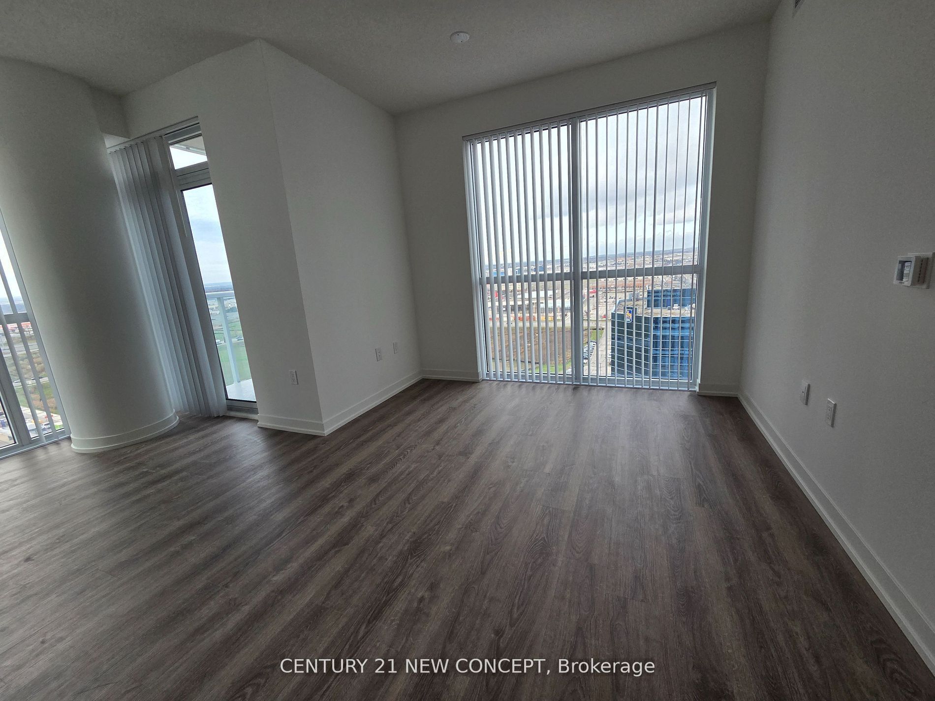 8 Interchange Way 1802 Property Photo 3