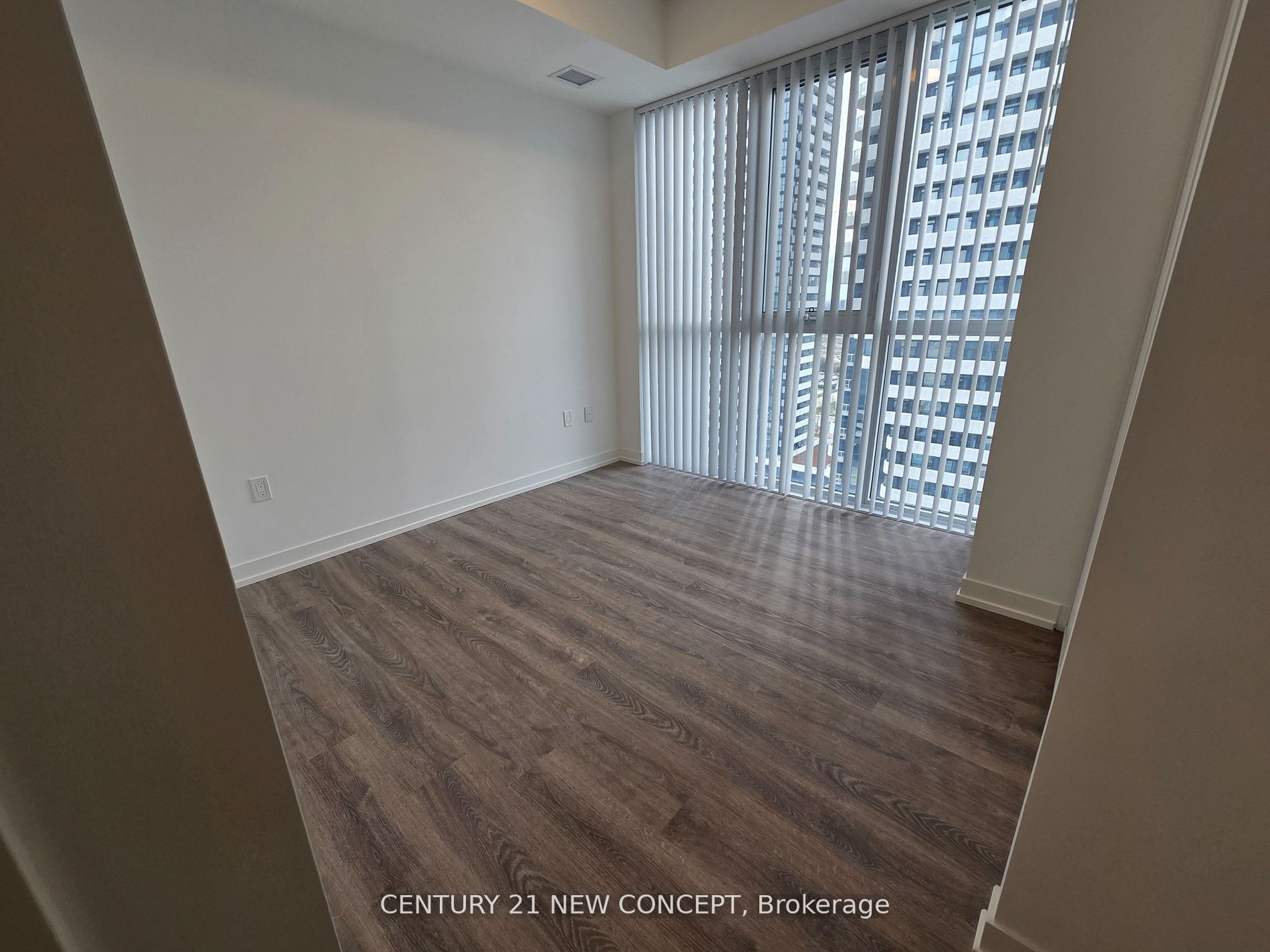 8 Interchange Way 1802 Property Photo 4