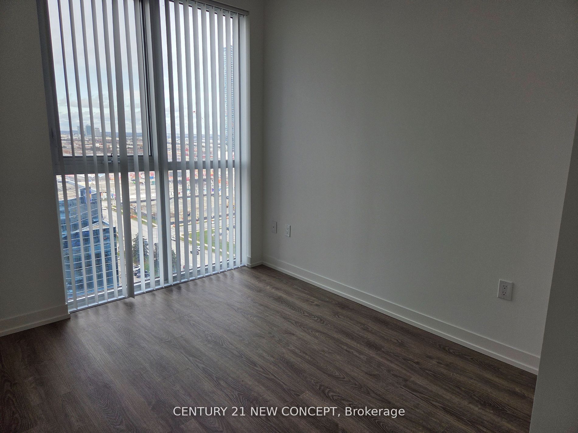 8 Interchange Way 1802 Property Photo 5
