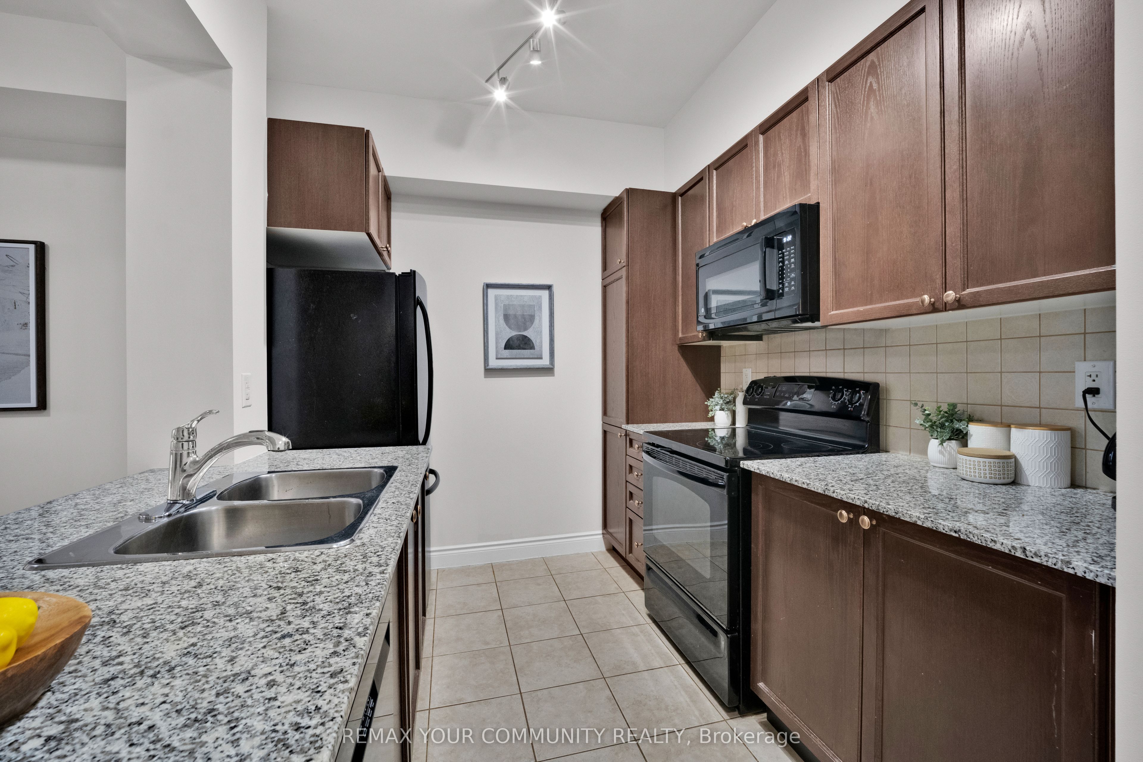 10211 Keele Street 224 Property Photo 16