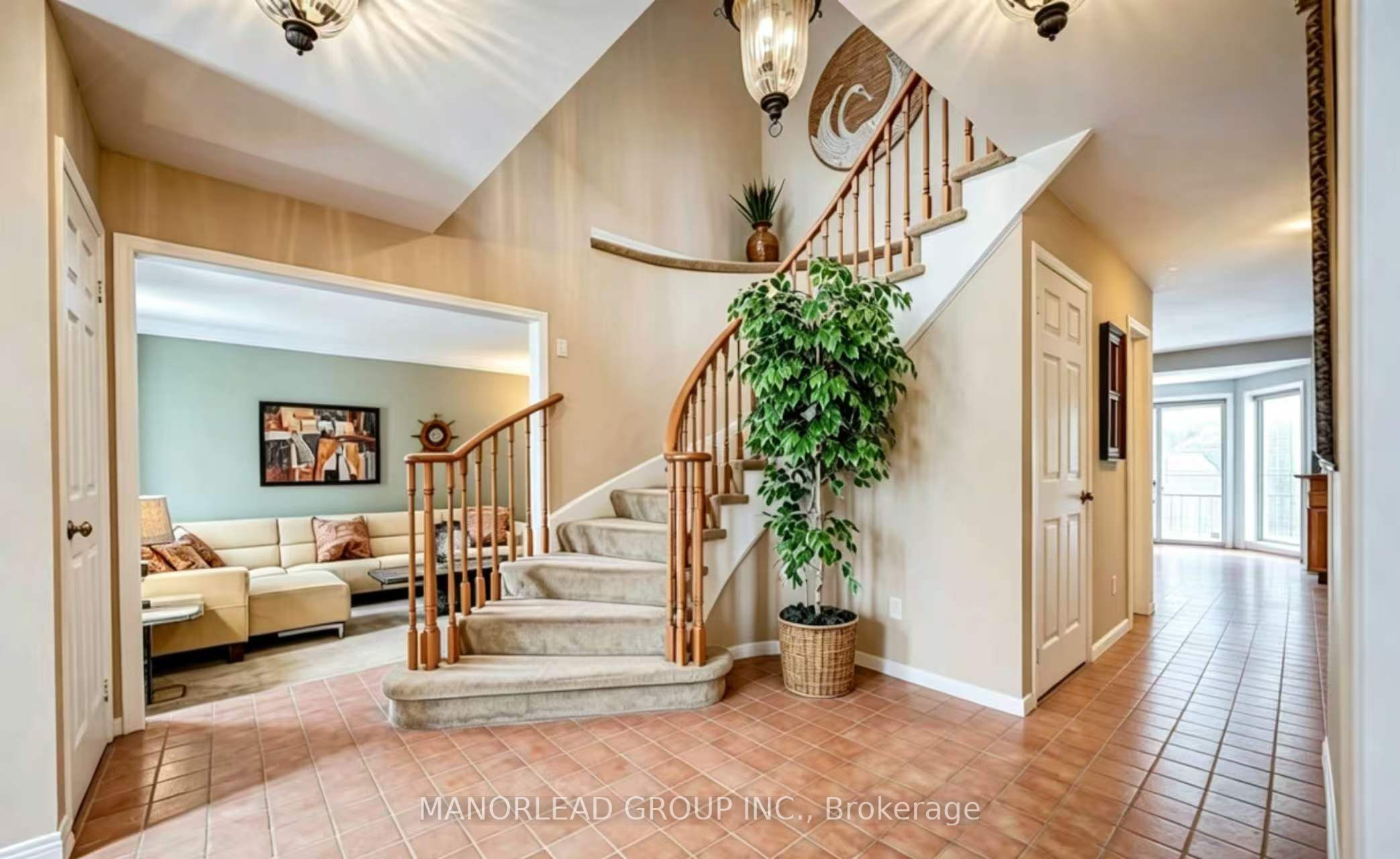 36 Hedgewood Drive Property Photo 3