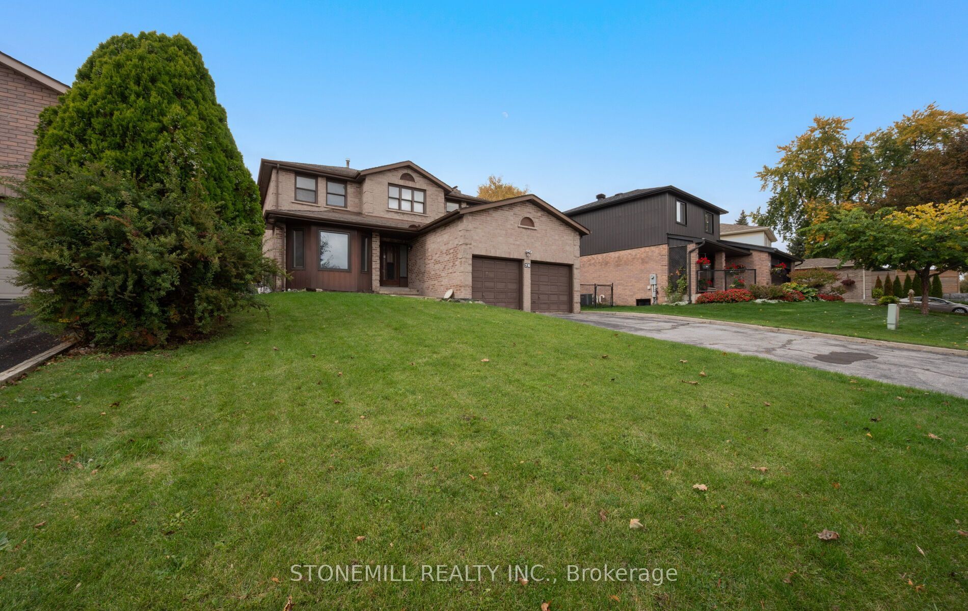 76 Collings Avenue Property Photo 1