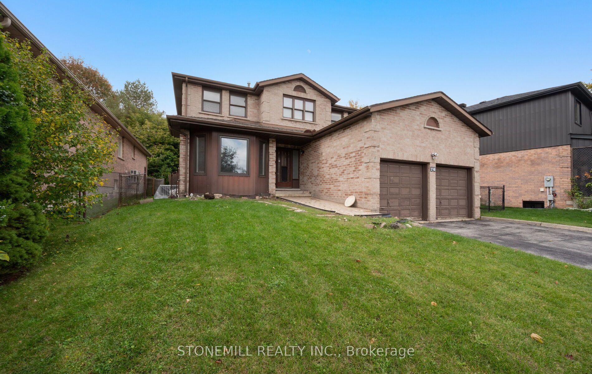 76 Collings Avenue Property Photo 2