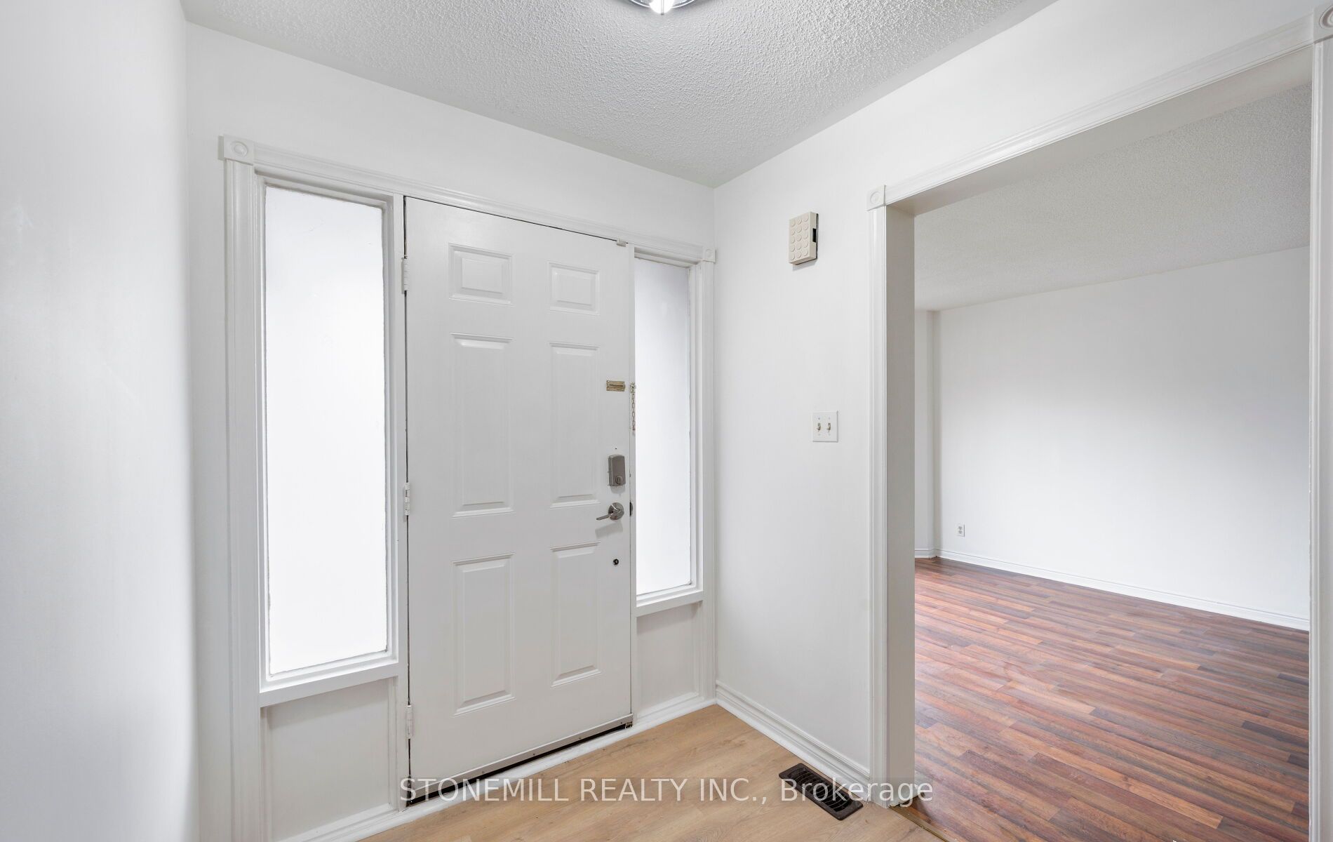 76 Collings Avenue Property Photo 3
