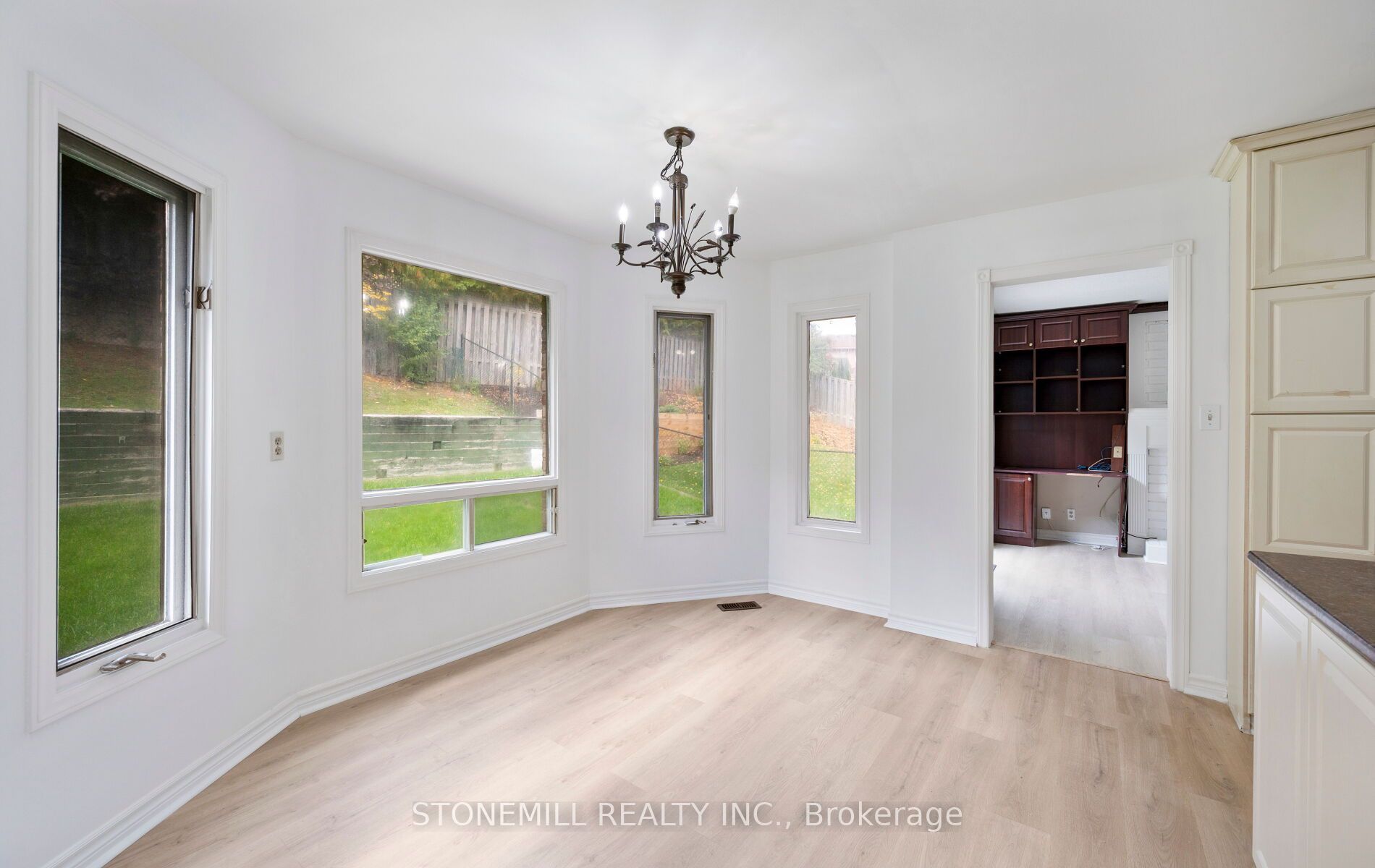 76 Collings Avenue Property Photo 11