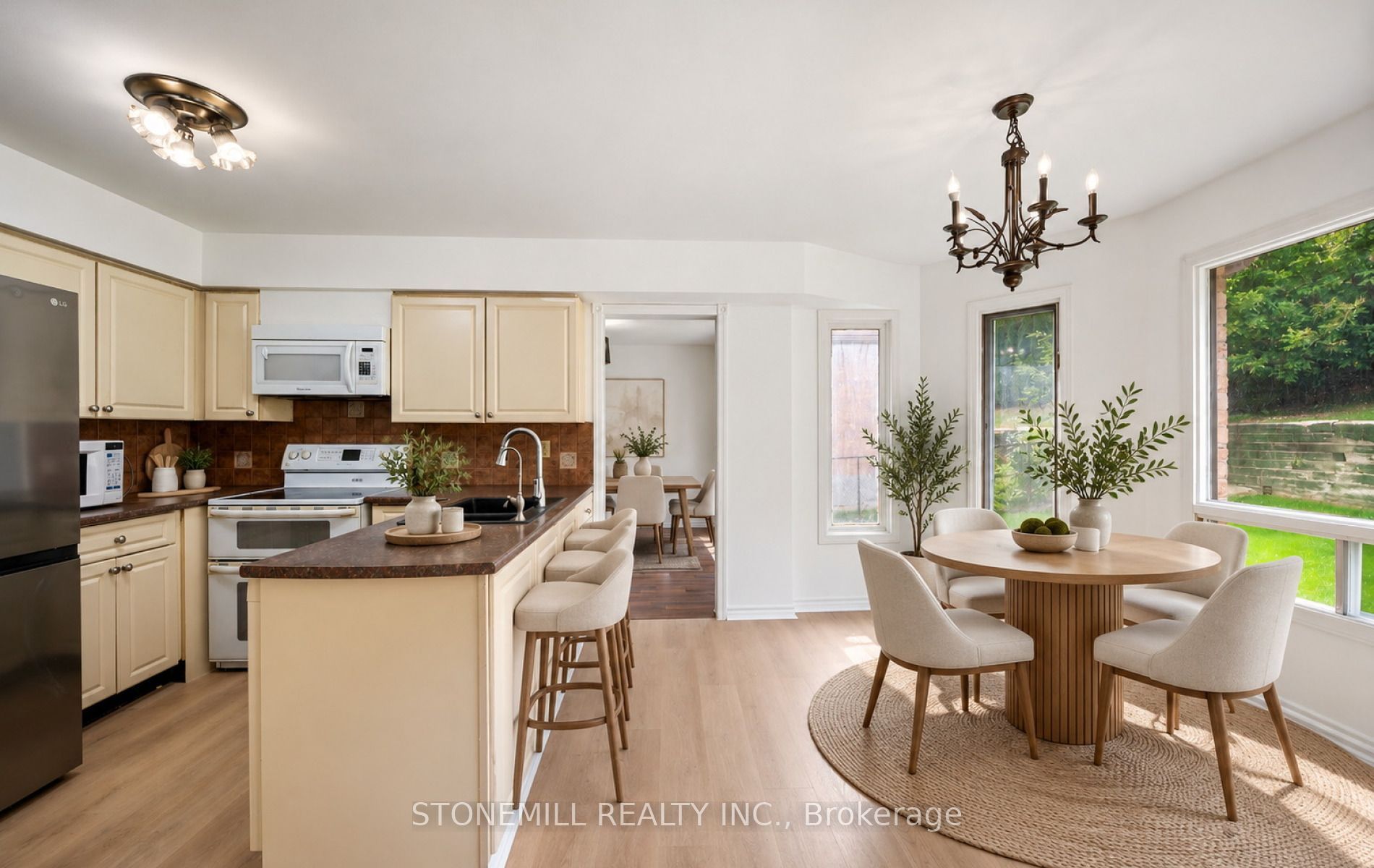 76 Collings Avenue Property Photo 14