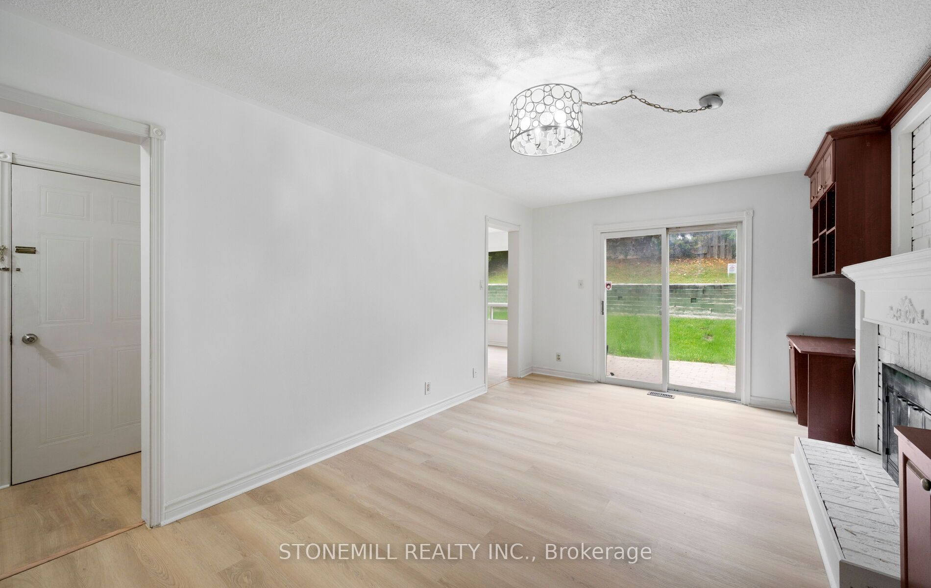 76 Collings Avenue Property Photo 19