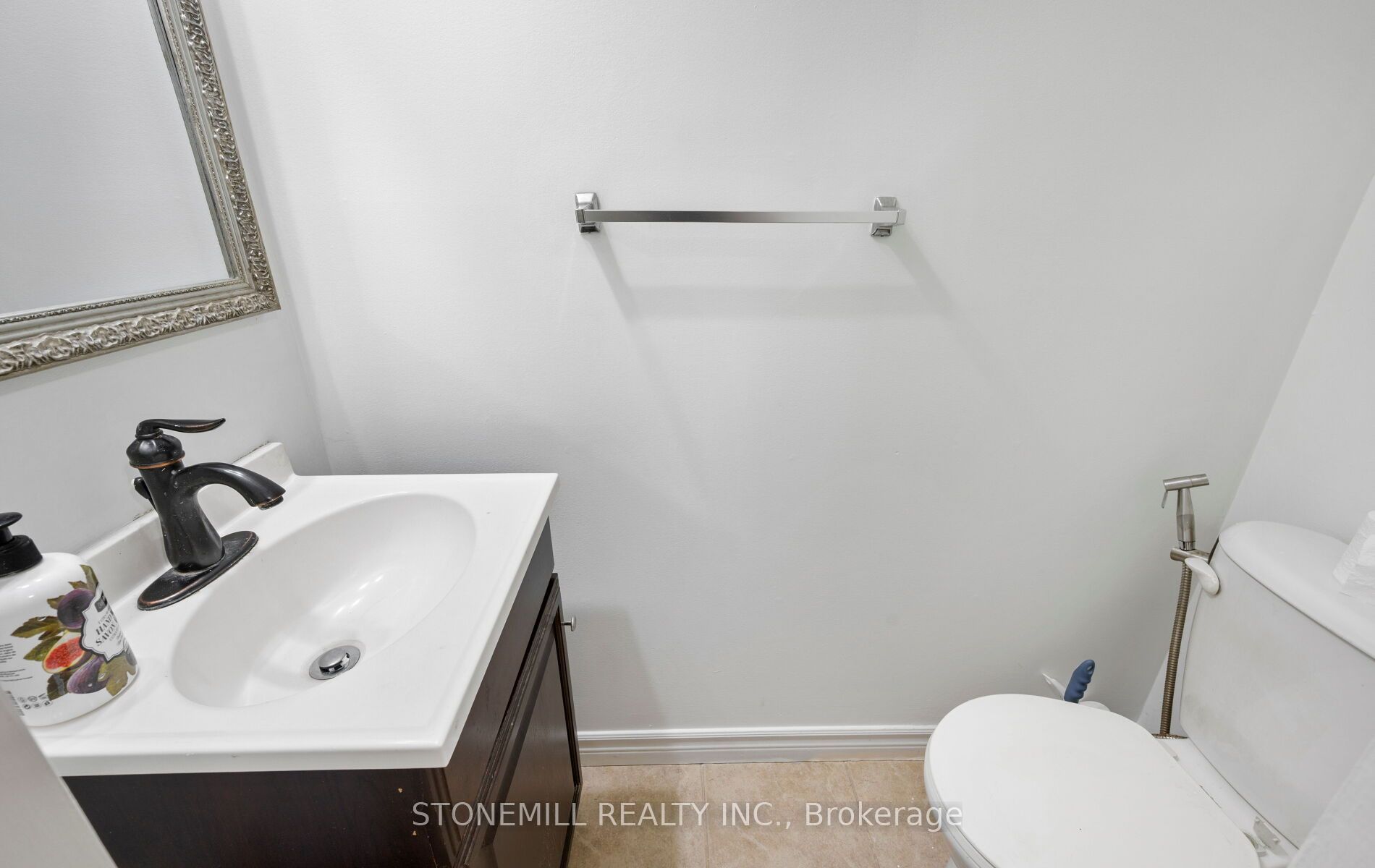 76 Collings Avenue Property Photo 20