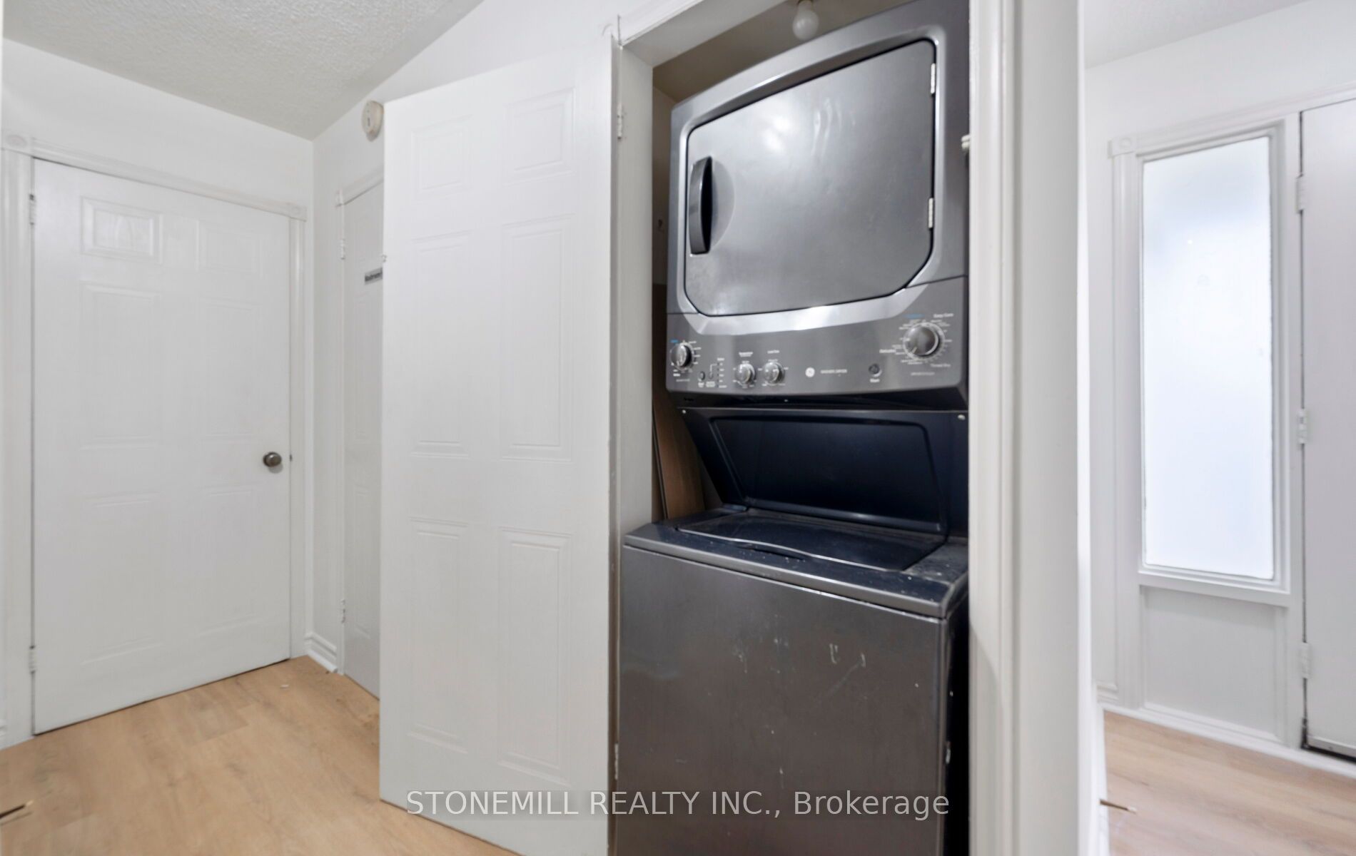 76 Collings Avenue Property Photo 22