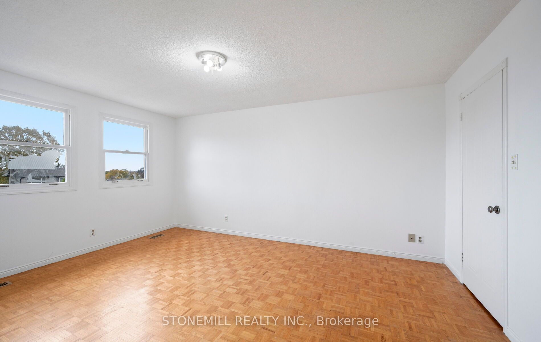 76 Collings Avenue Property Photo 24