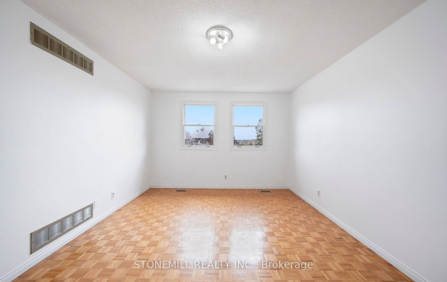 76 Collings Avenue Property Photo 25