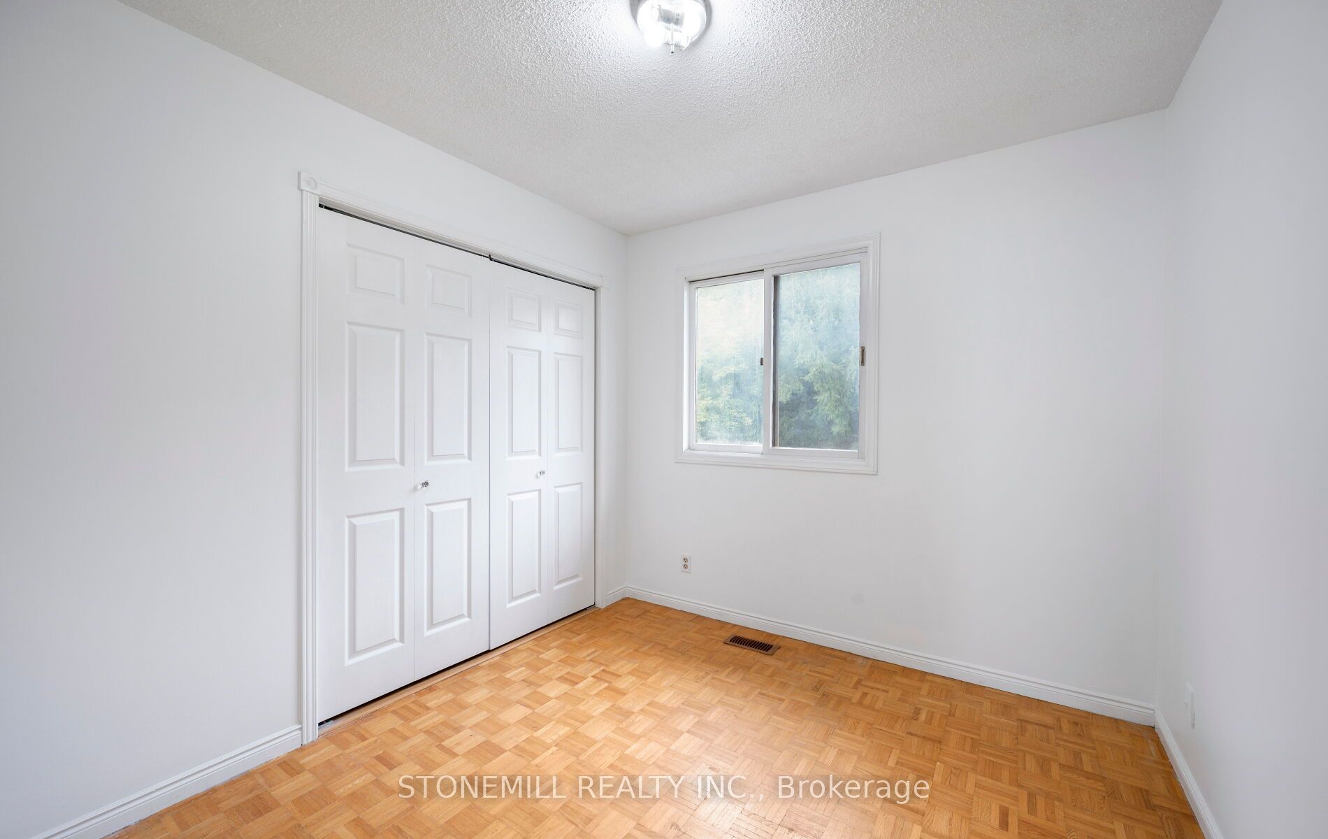 76 Collings Avenue Property Photo 29