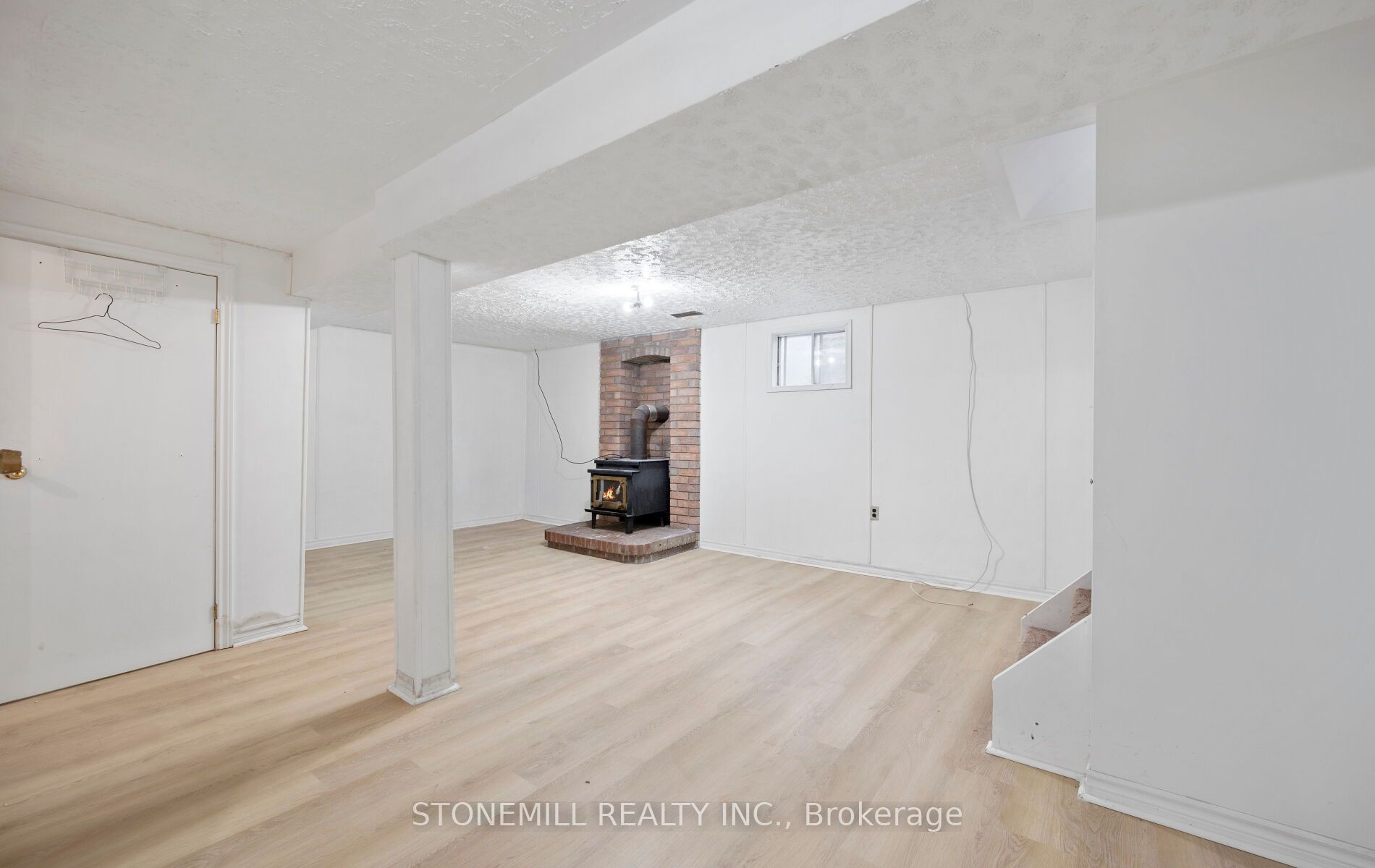 76 Collings Avenue Property Photo 34