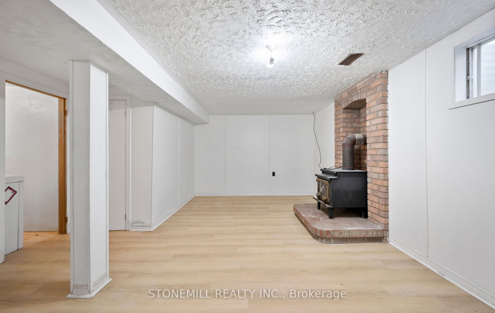 76 Collings Avenue Property Photo 35