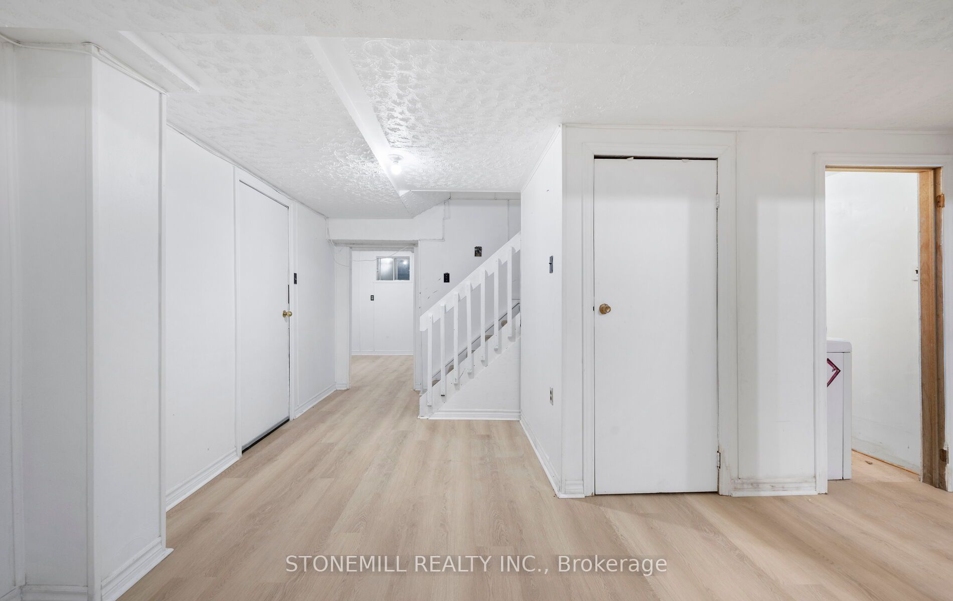 76 Collings Avenue Property Photo 39