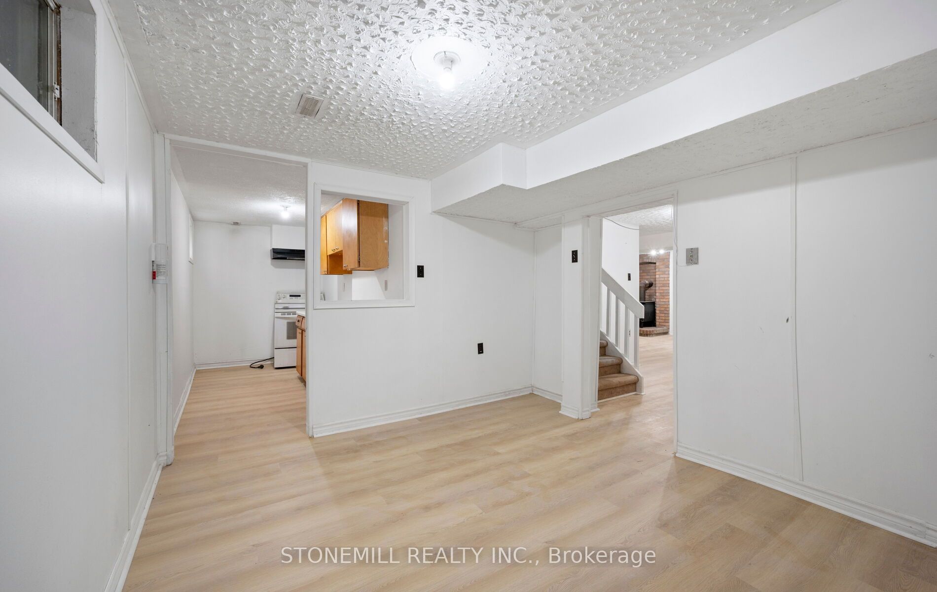 76 Collings Avenue Property Photo 41