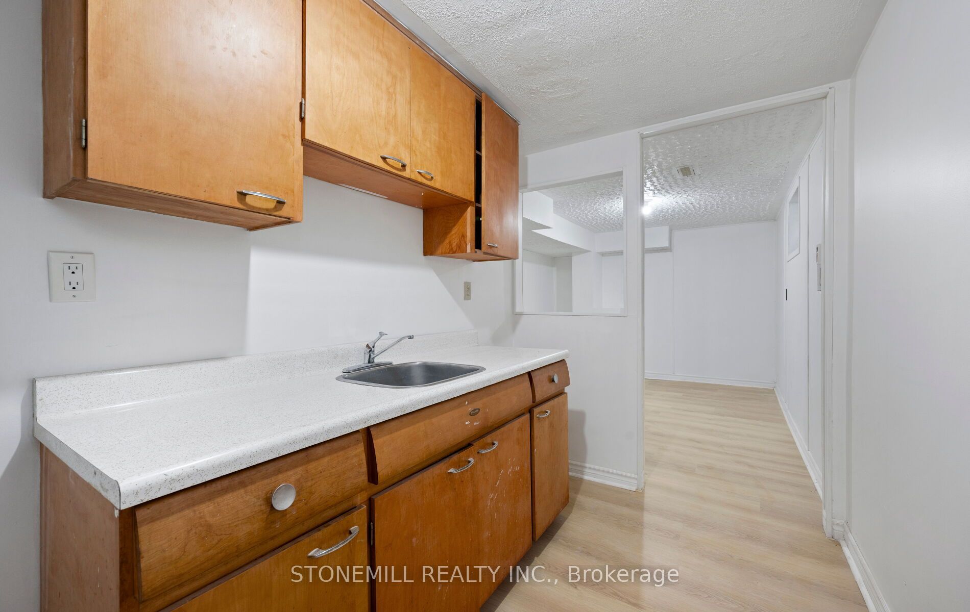 76 Collings Avenue Property Photo 42