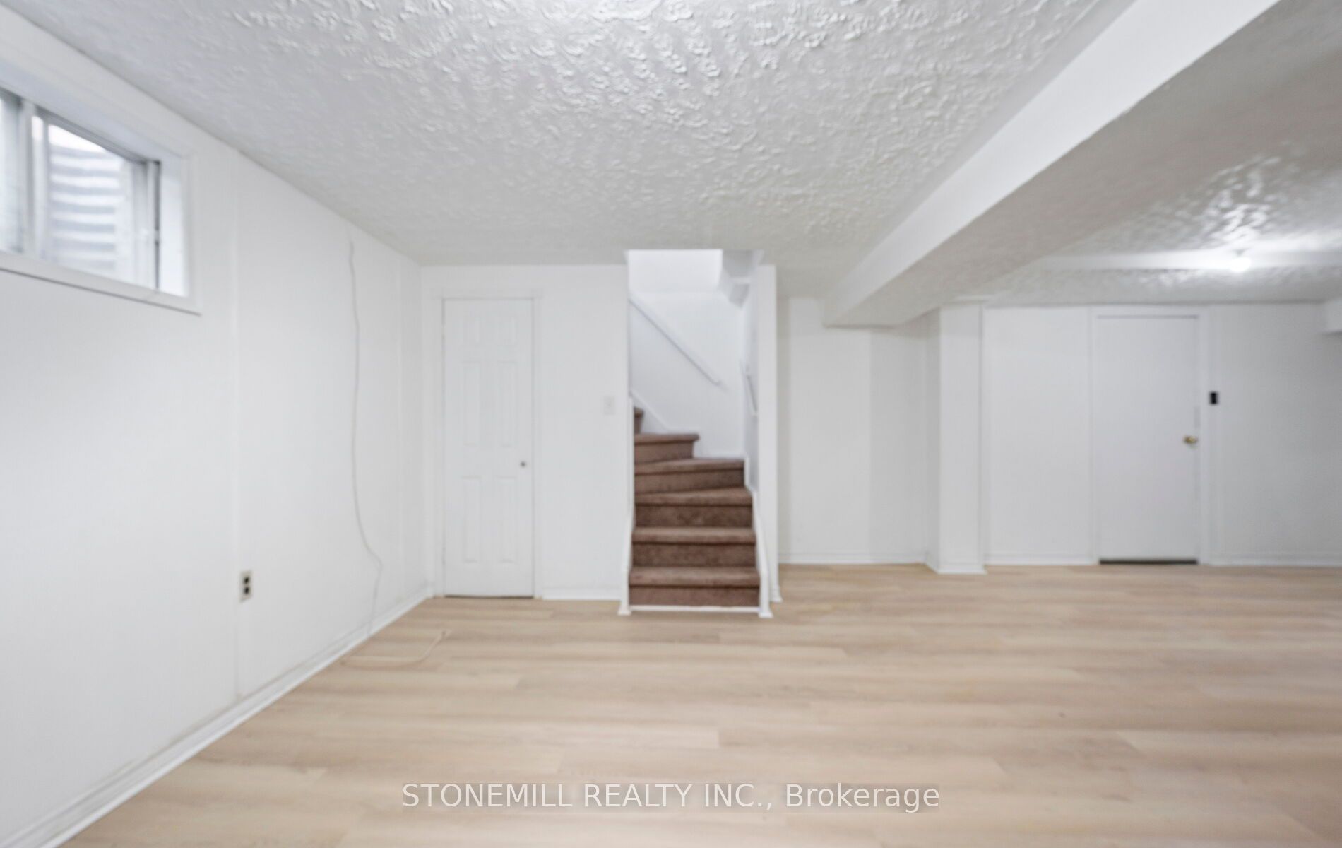 76 Collings Avenue Property Photo 47