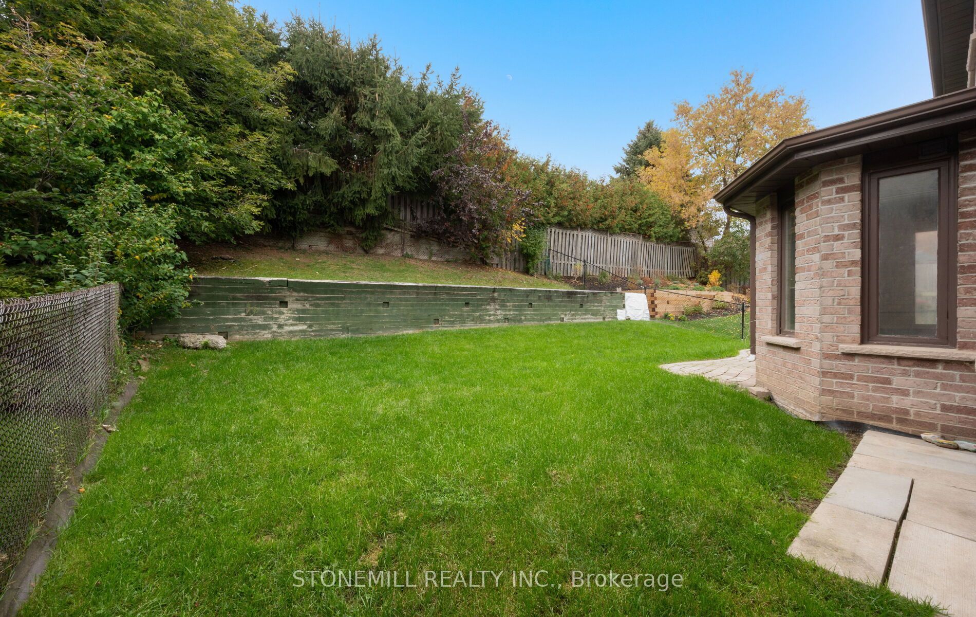 76 Collings Avenue Property Photo 49