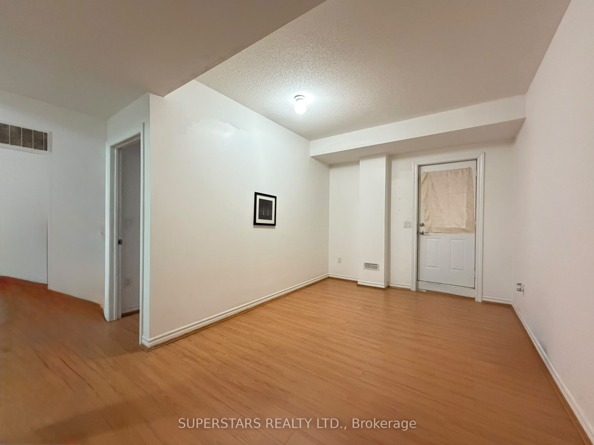 11 Zeng Cheng Drive Basement Property Photo 4