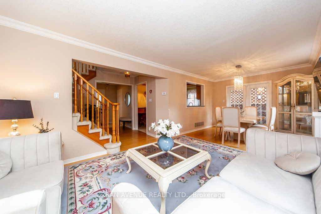 15 Natanya Boulevard Property Photo 13