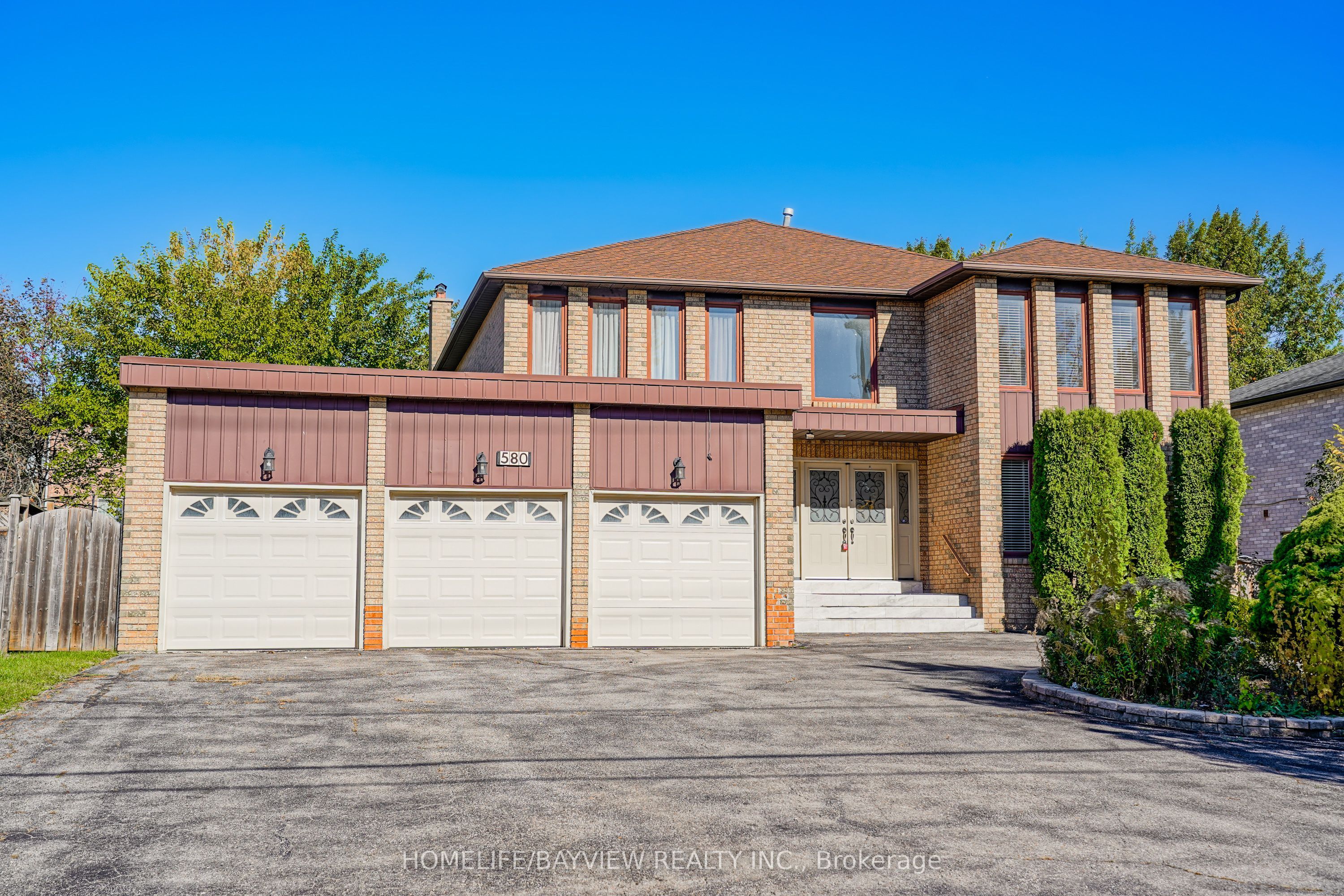 580 Elgin Mills Road W Property Photo 1