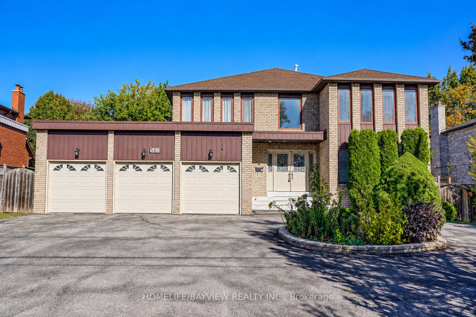 580 Elgin Mills Road W Property Photo 1