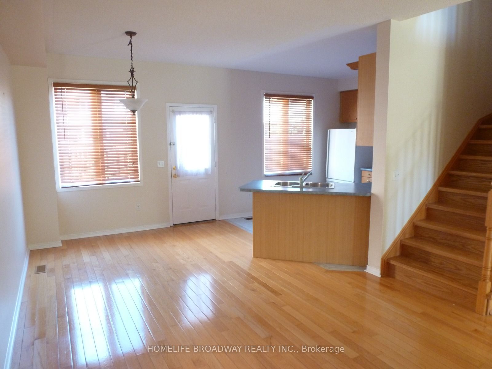 102 Emery Hill Boulevard Property Photo 2
