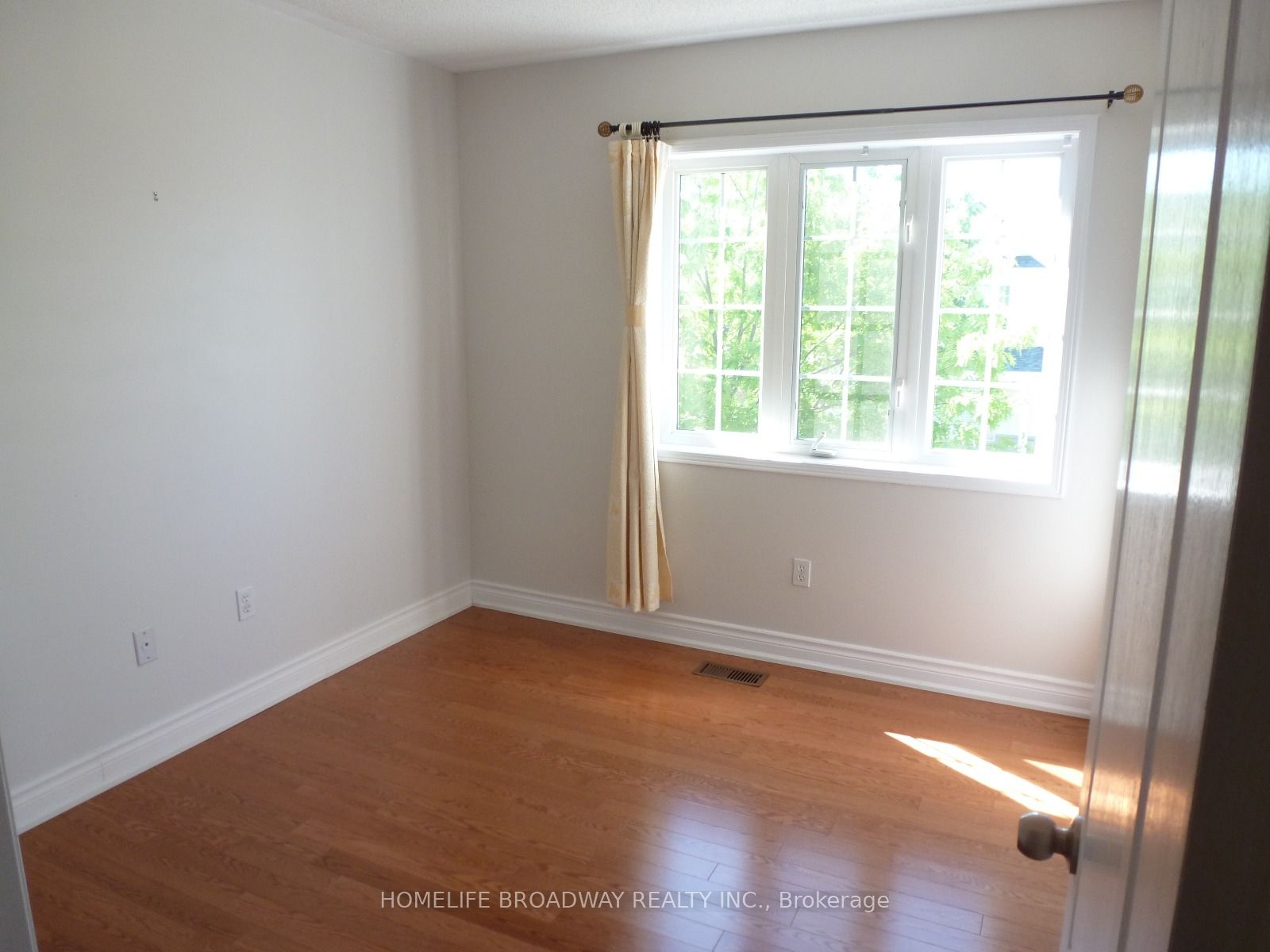 102 Emery Hill Boulevard Property Photo 7