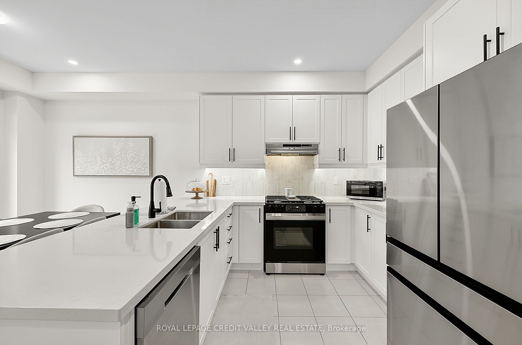 112 Lorne Thomas Place Property Photo 11