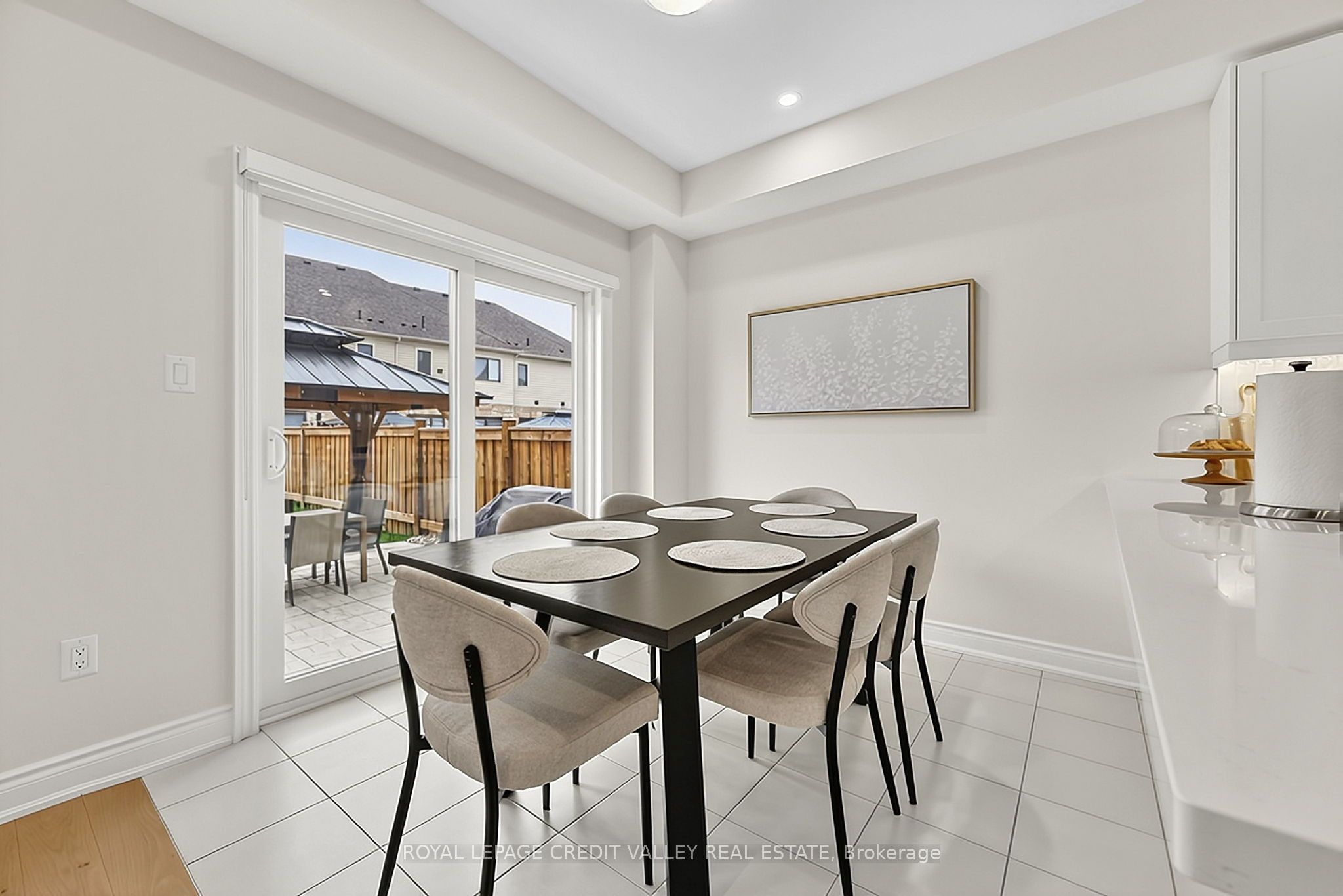 112 Lorne Thomas Place Property Photo 15