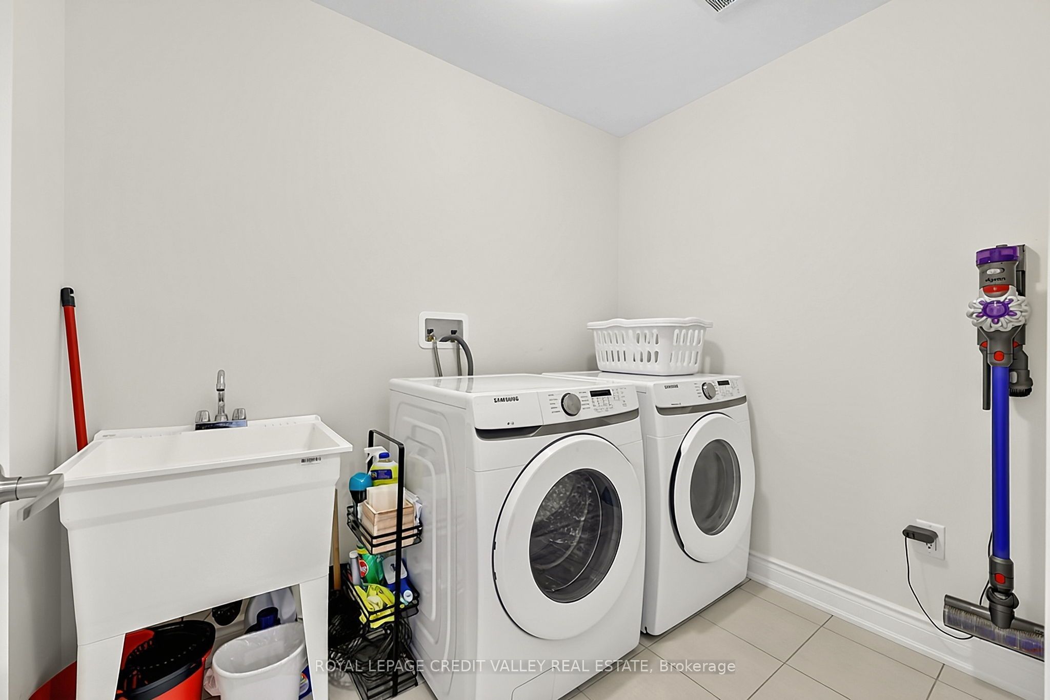 112 Lorne Thomas Place Property Photo 31