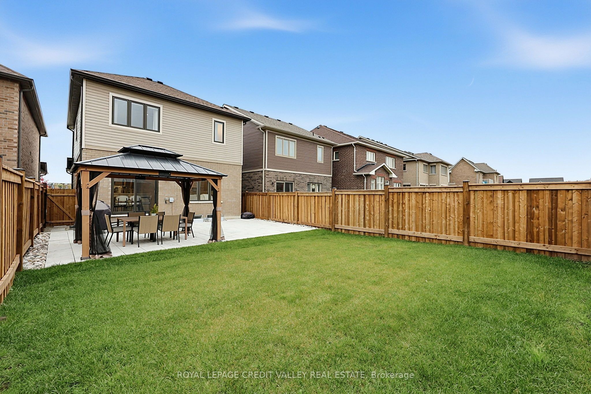 112 Lorne Thomas Place Property Photo 39