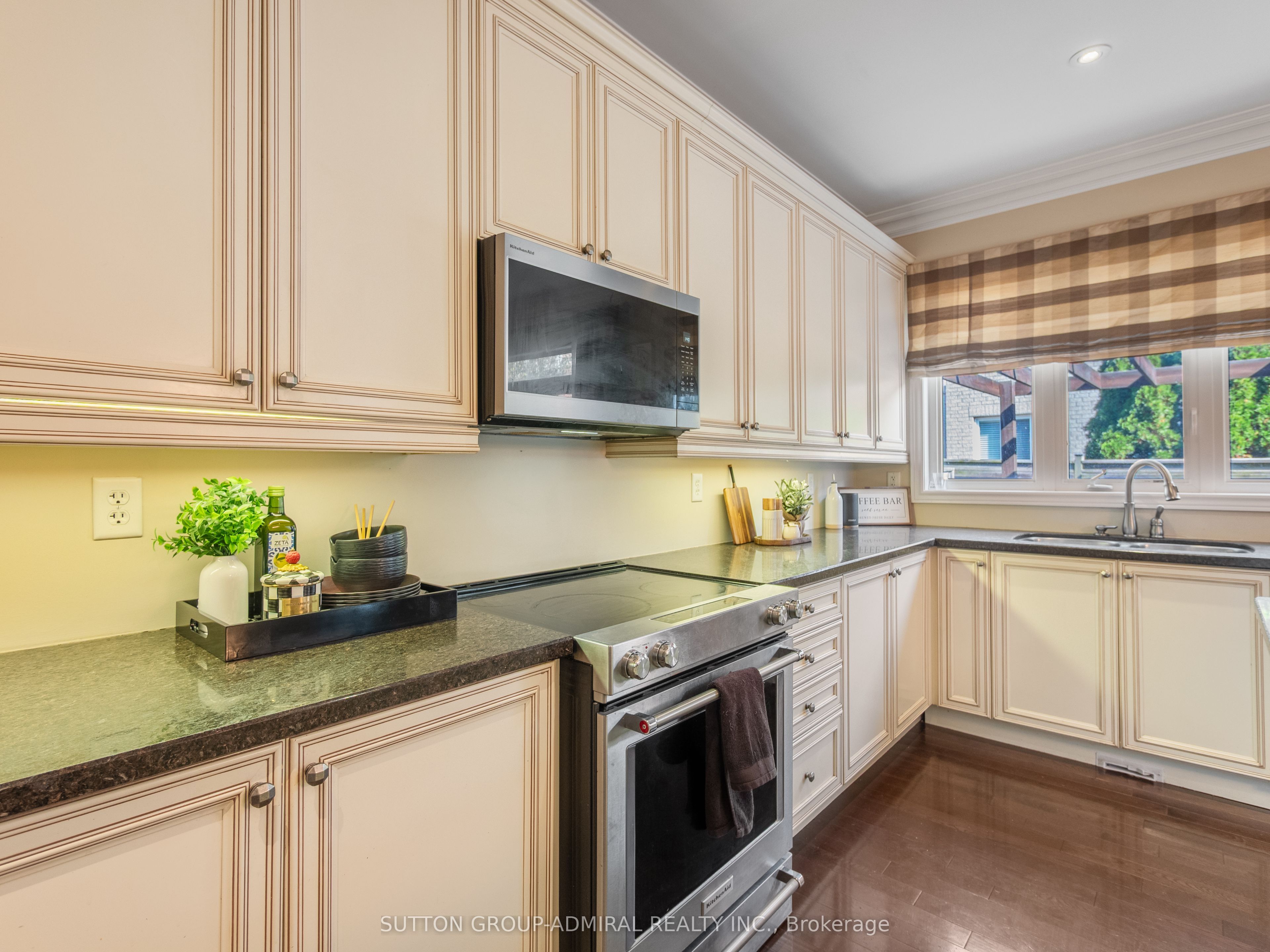 87 Rivington Avenue Property Photo 14