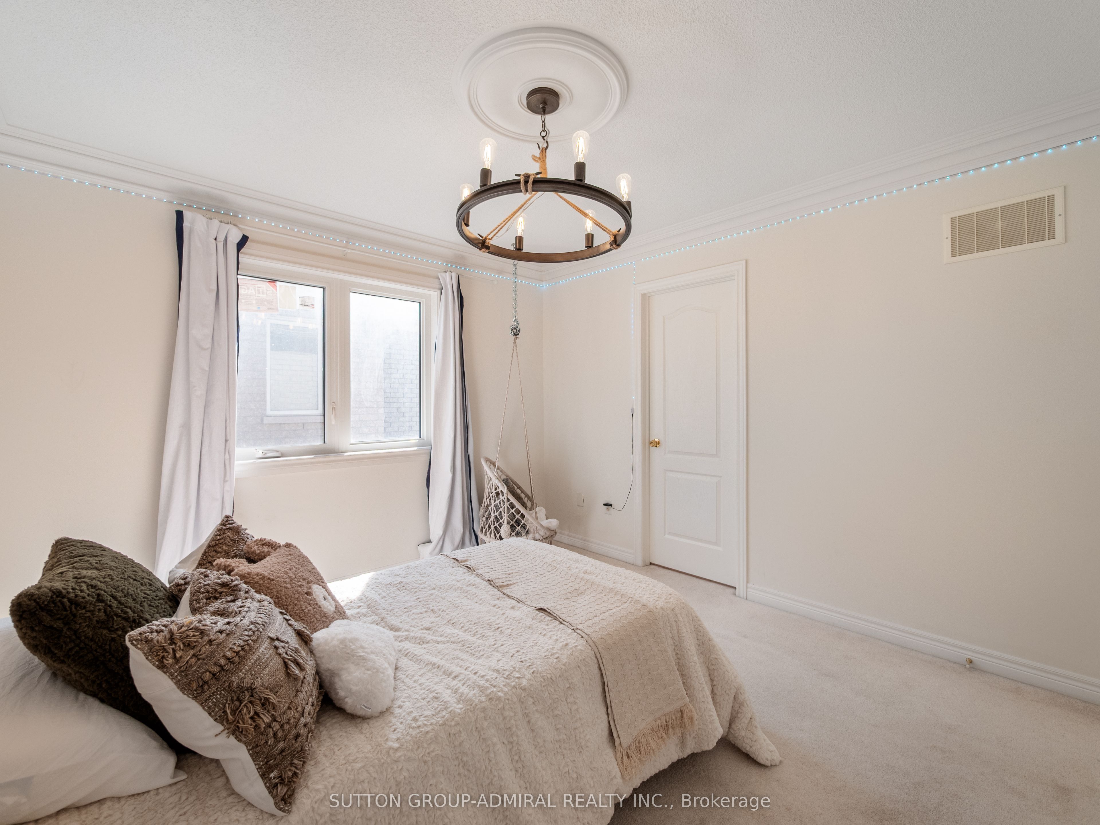 87 Rivington Avenue Property Photo 33
