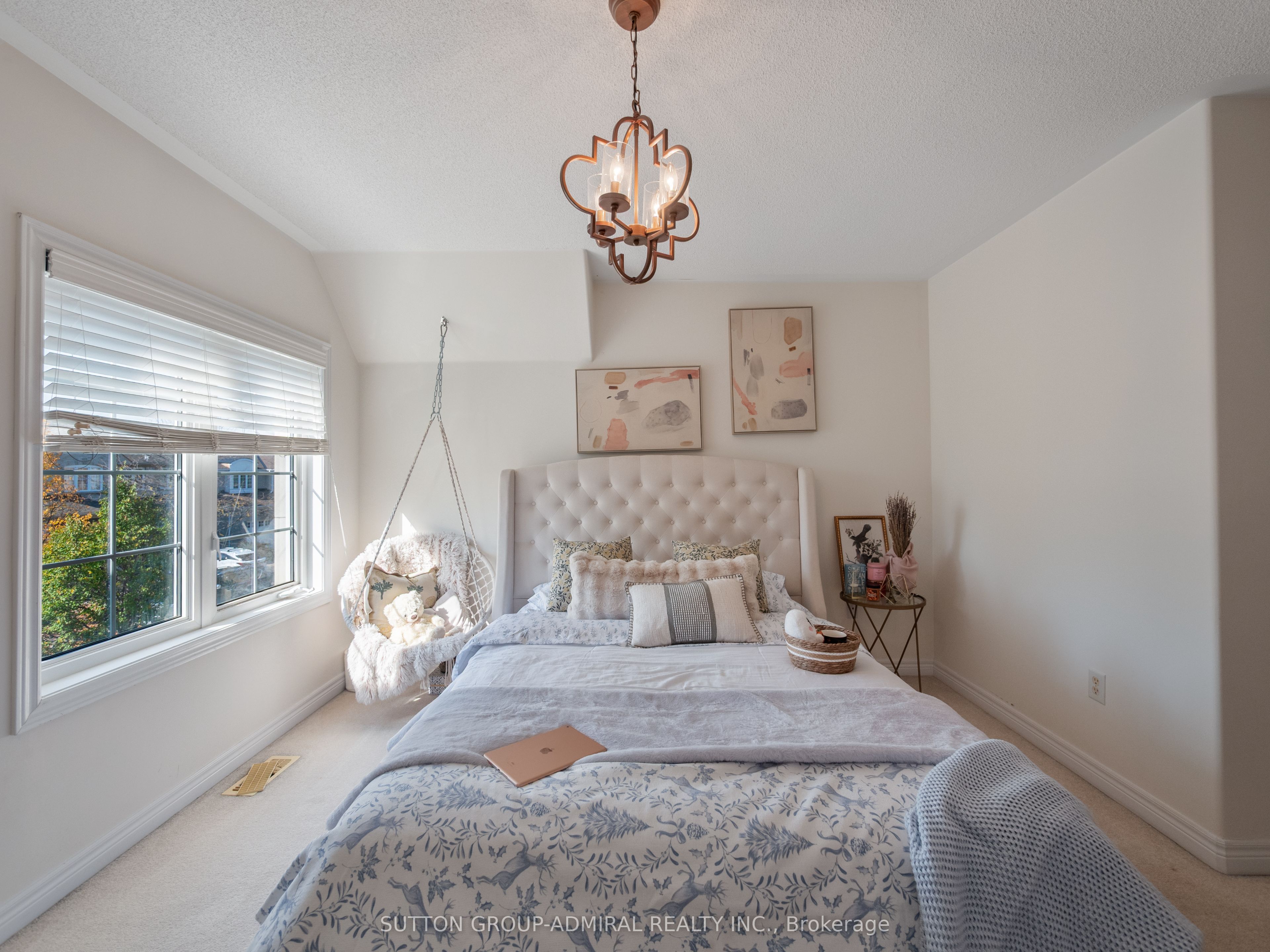 87 Rivington Avenue Property Photo 38