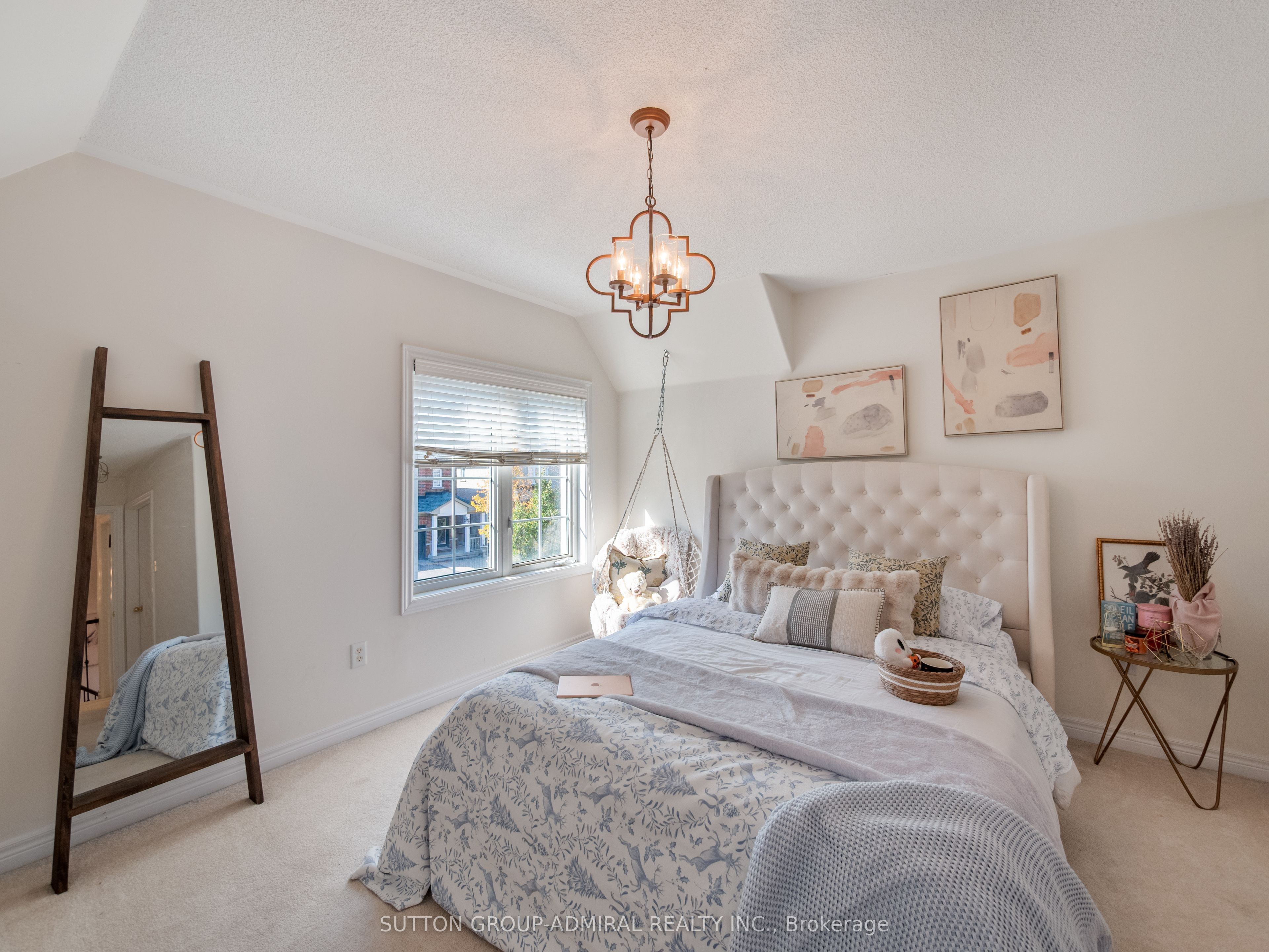 87 Rivington Avenue Property Photo 39