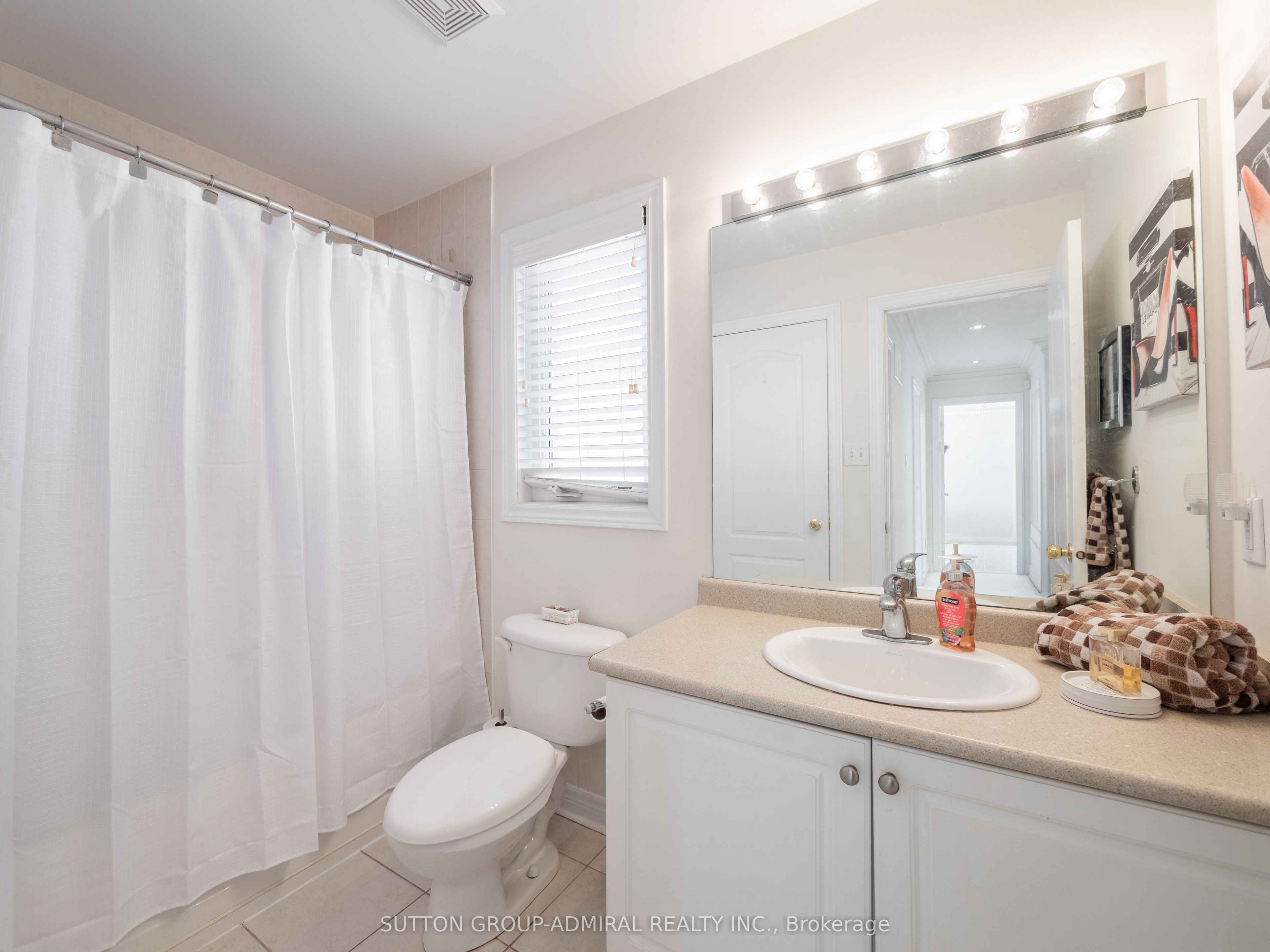 87 Rivington Avenue Property Photo 40