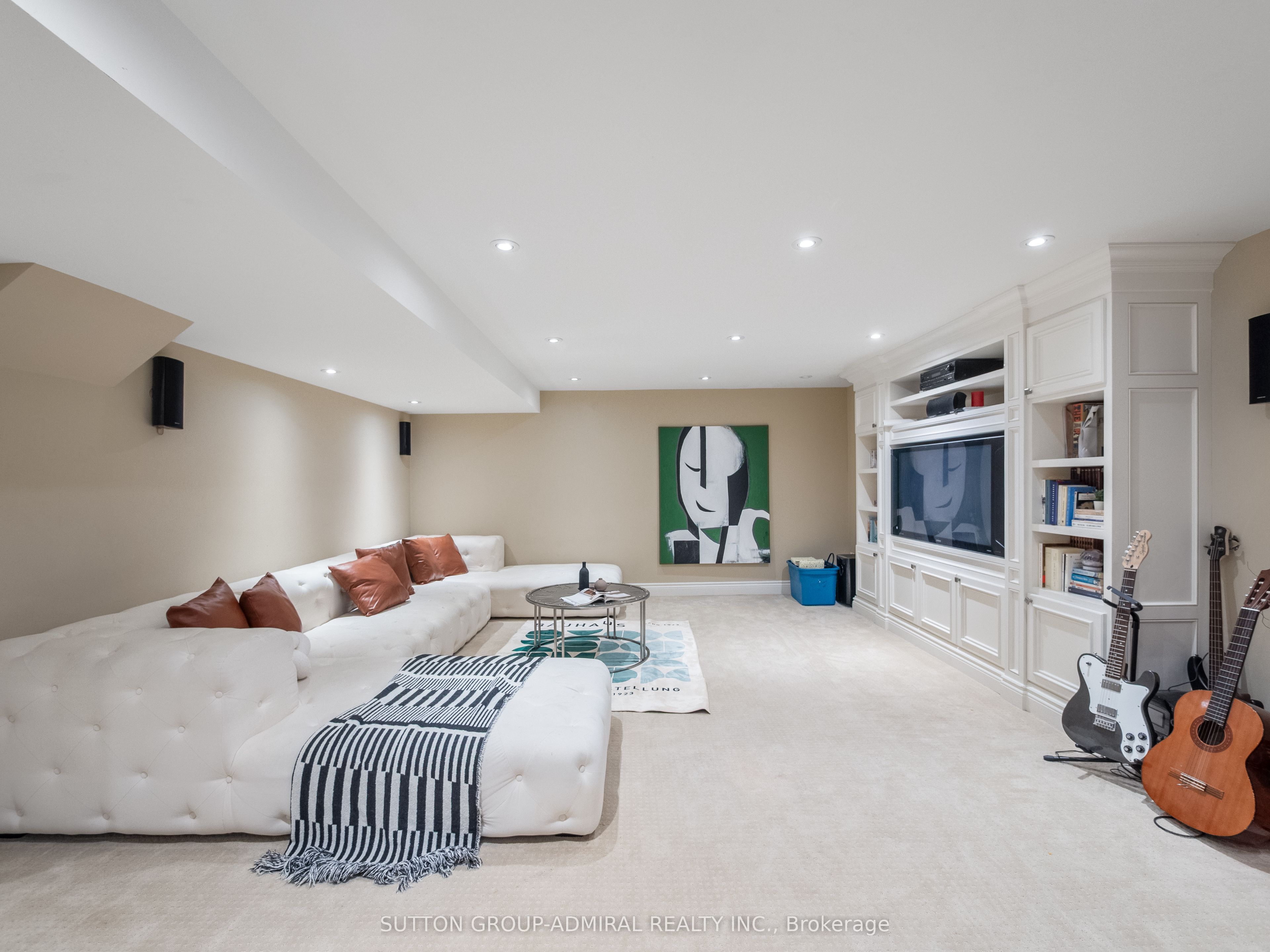 87 Rivington Avenue Property Photo 43
