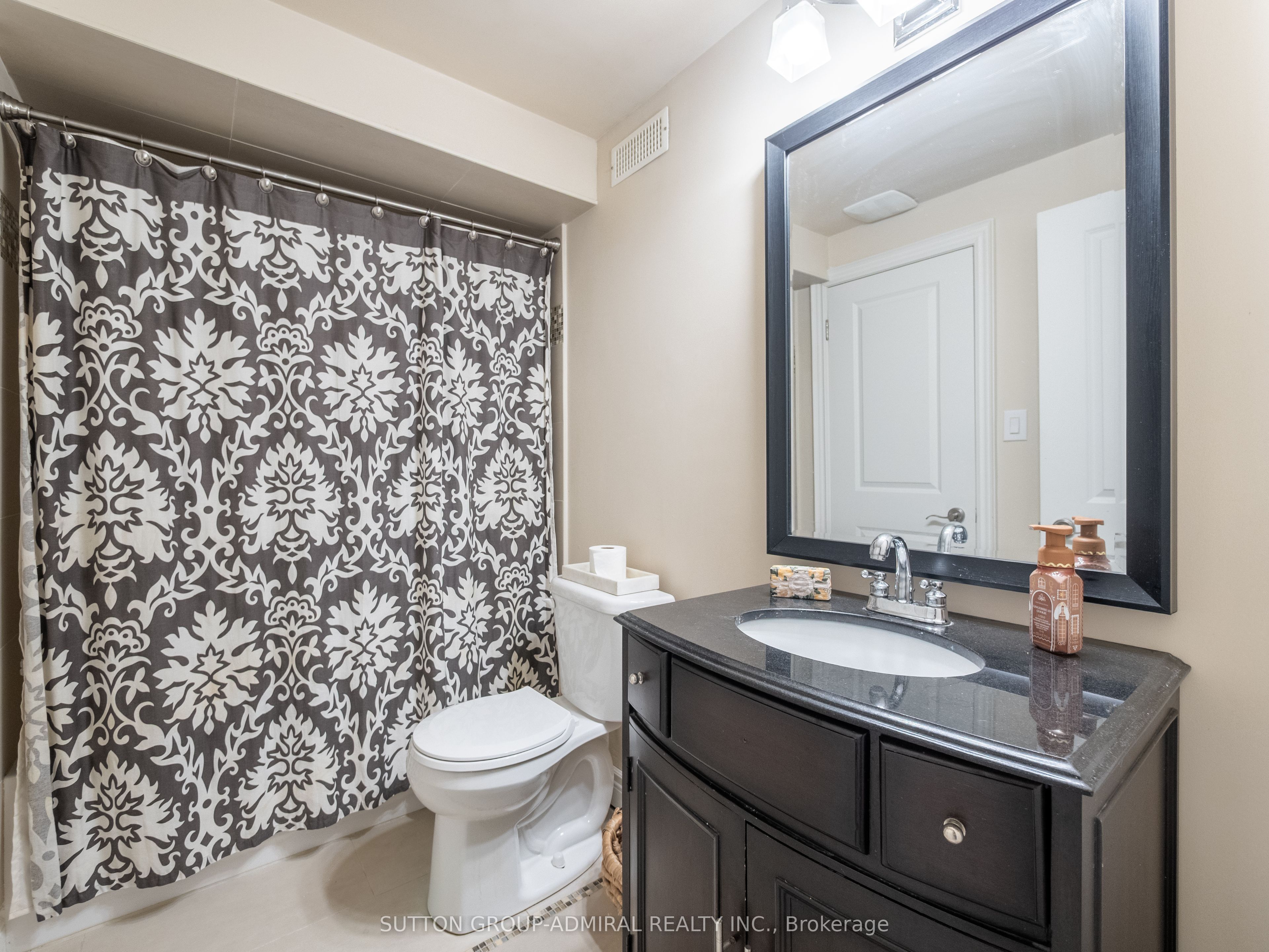 87 Rivington Avenue Property Photo 48