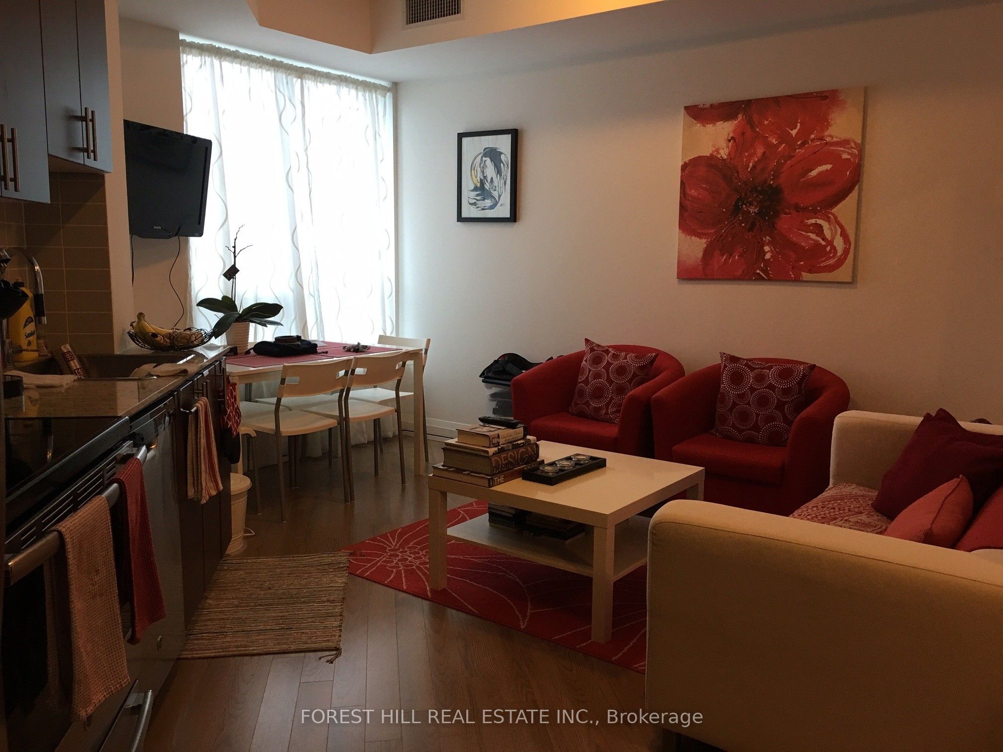 7161 Yonge Street 621 Property Photo 2