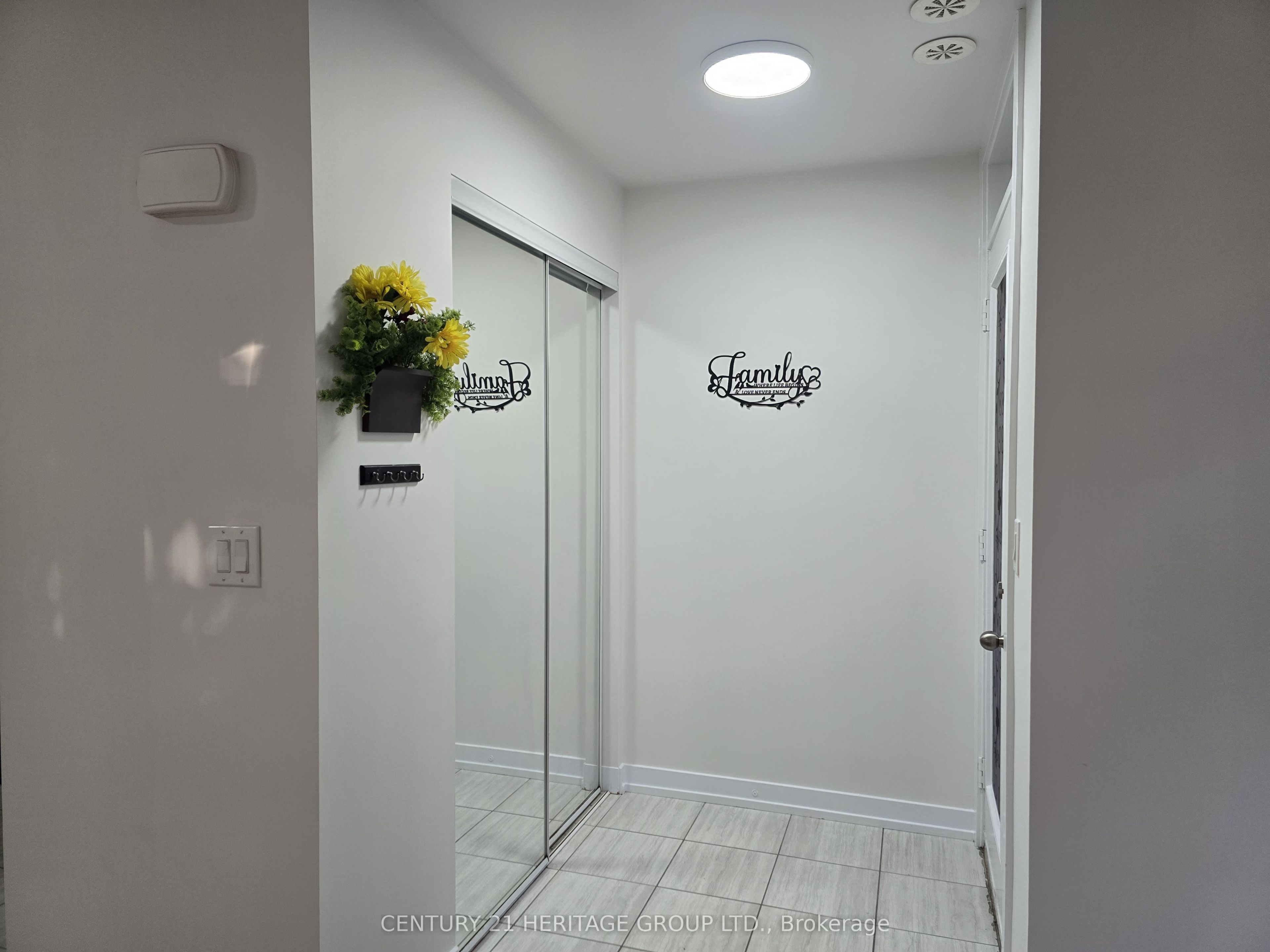 20 Dunsheath Way 309 Property Photo 3