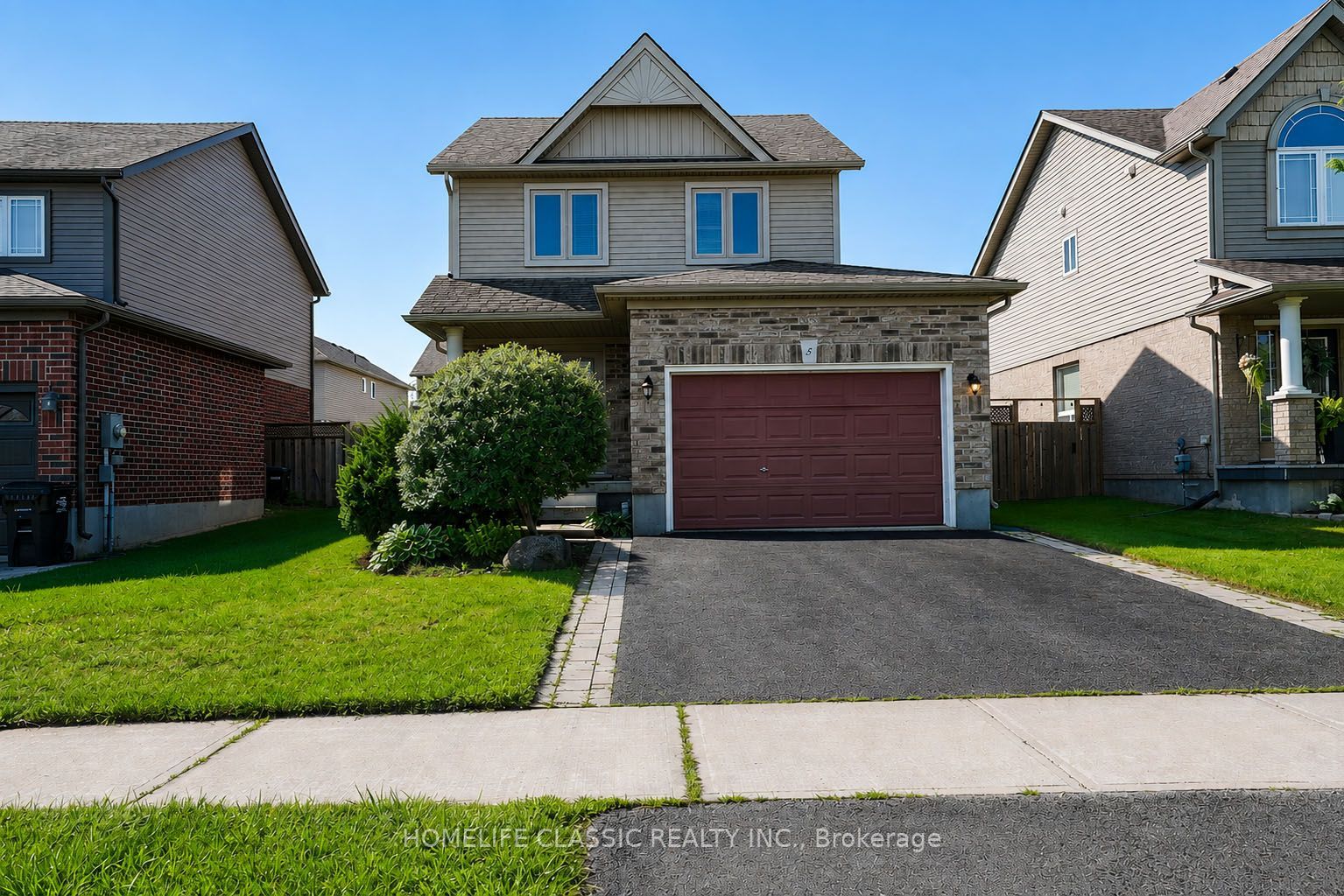 5 IRWIN Crescent Property Photo 1