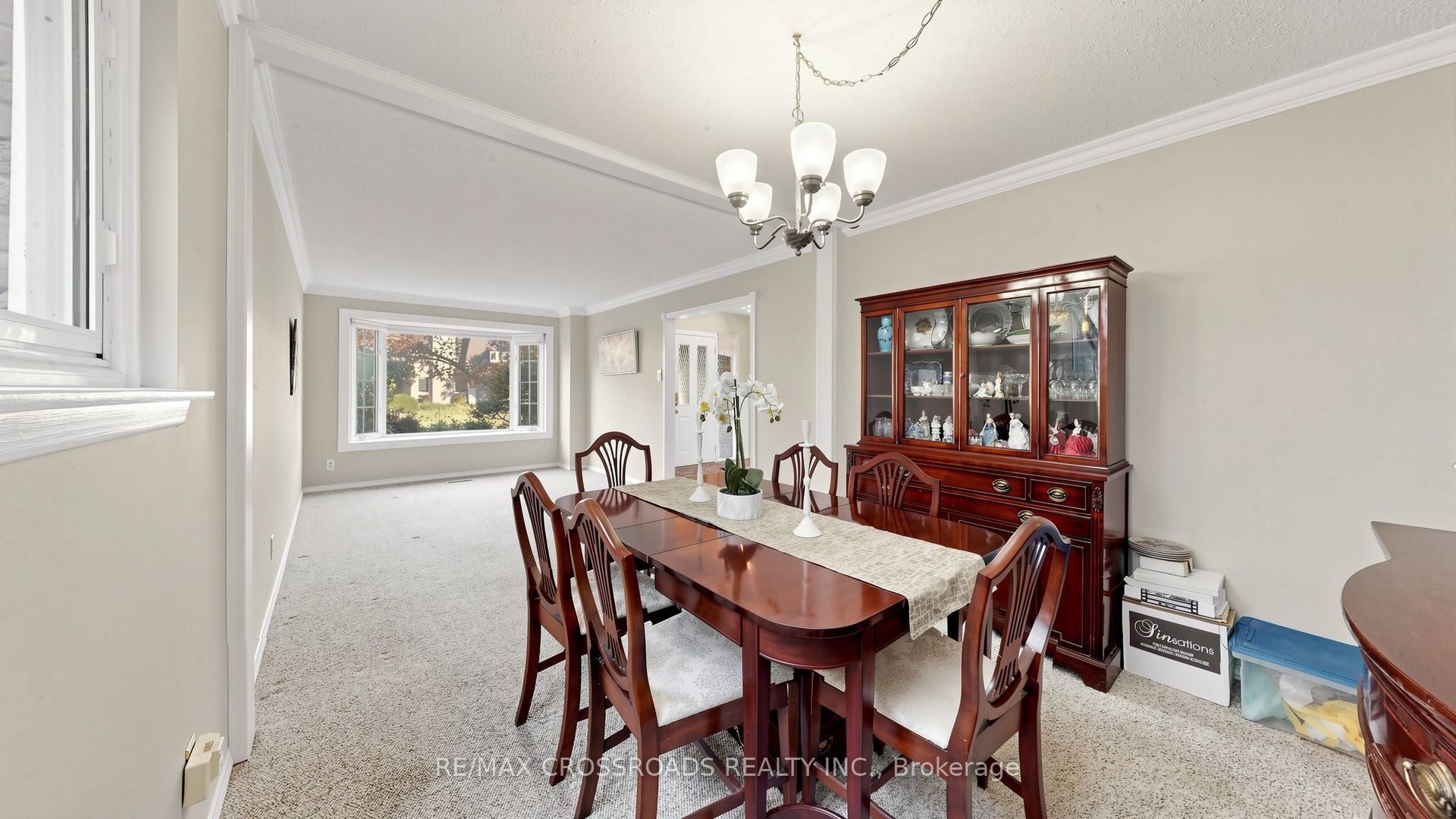 27 Hagerman Boulevard Property Photo 4